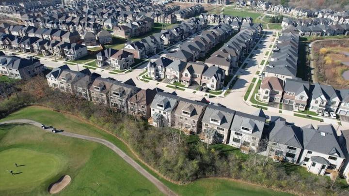 Serene High-celling Retreat - Property Image 10