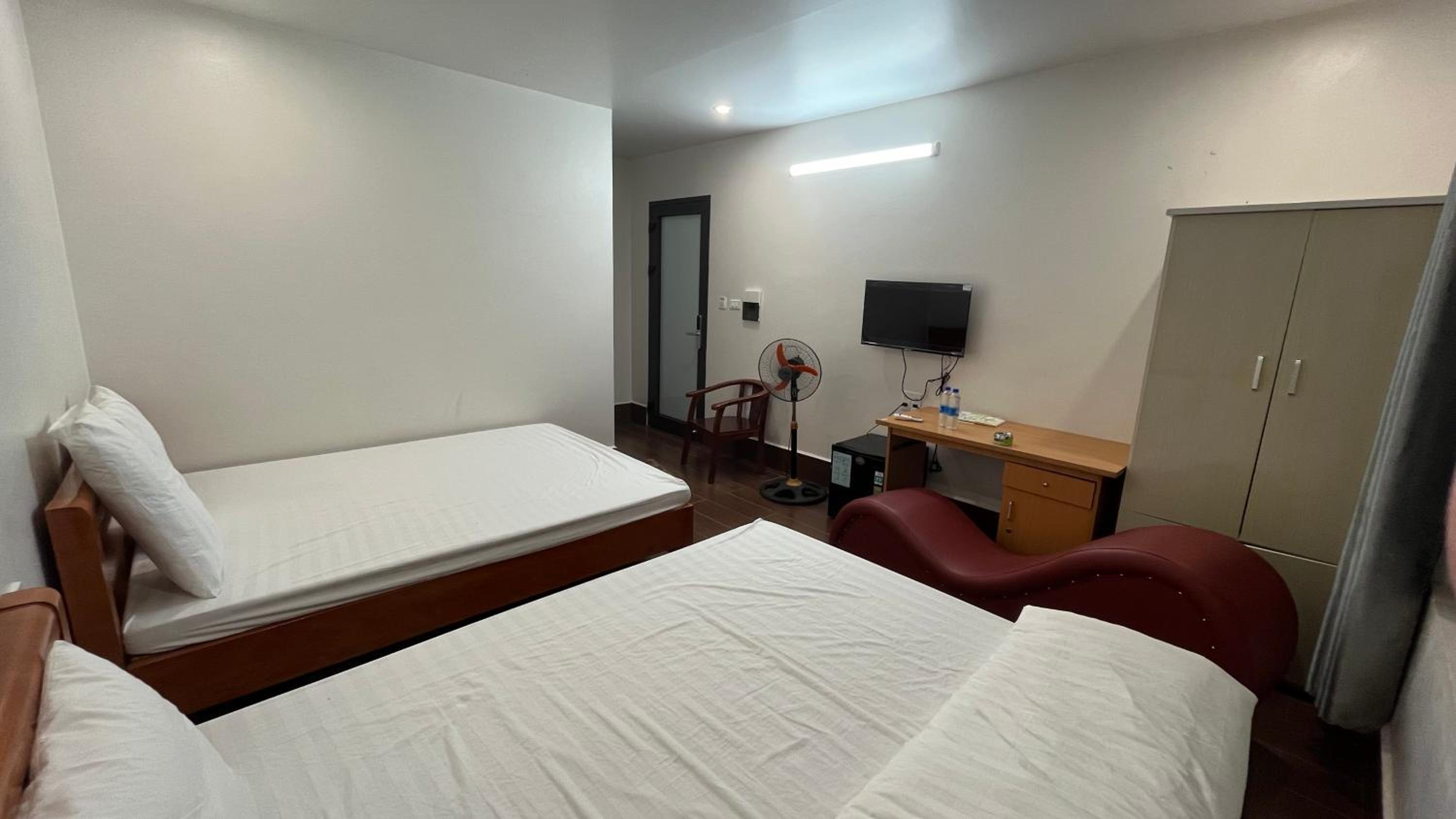 Chiến Nhật Hotel