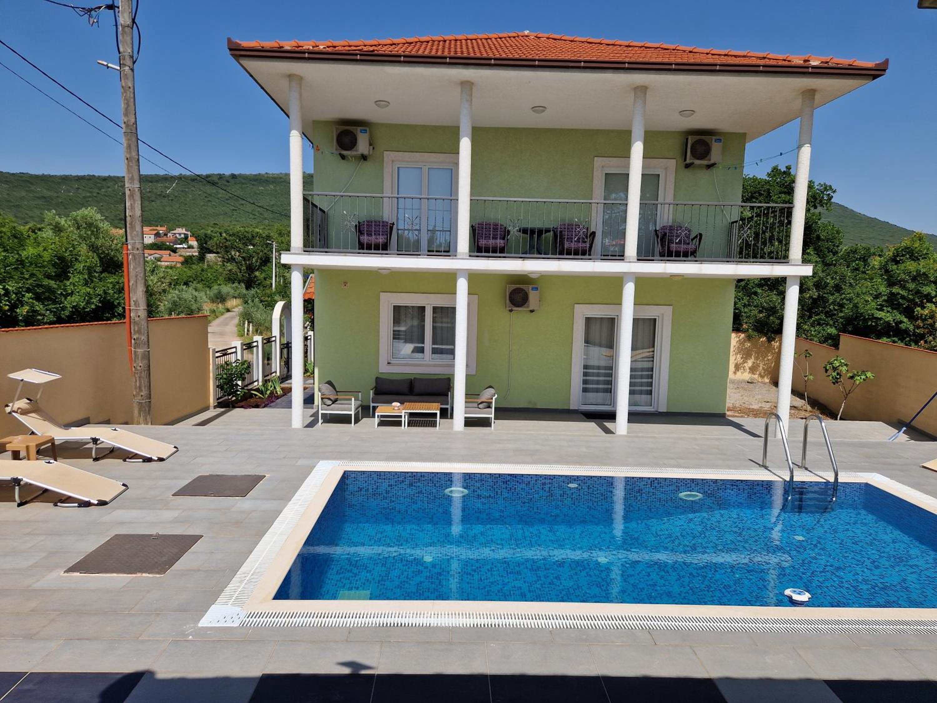 Villa Aberdeen view 3