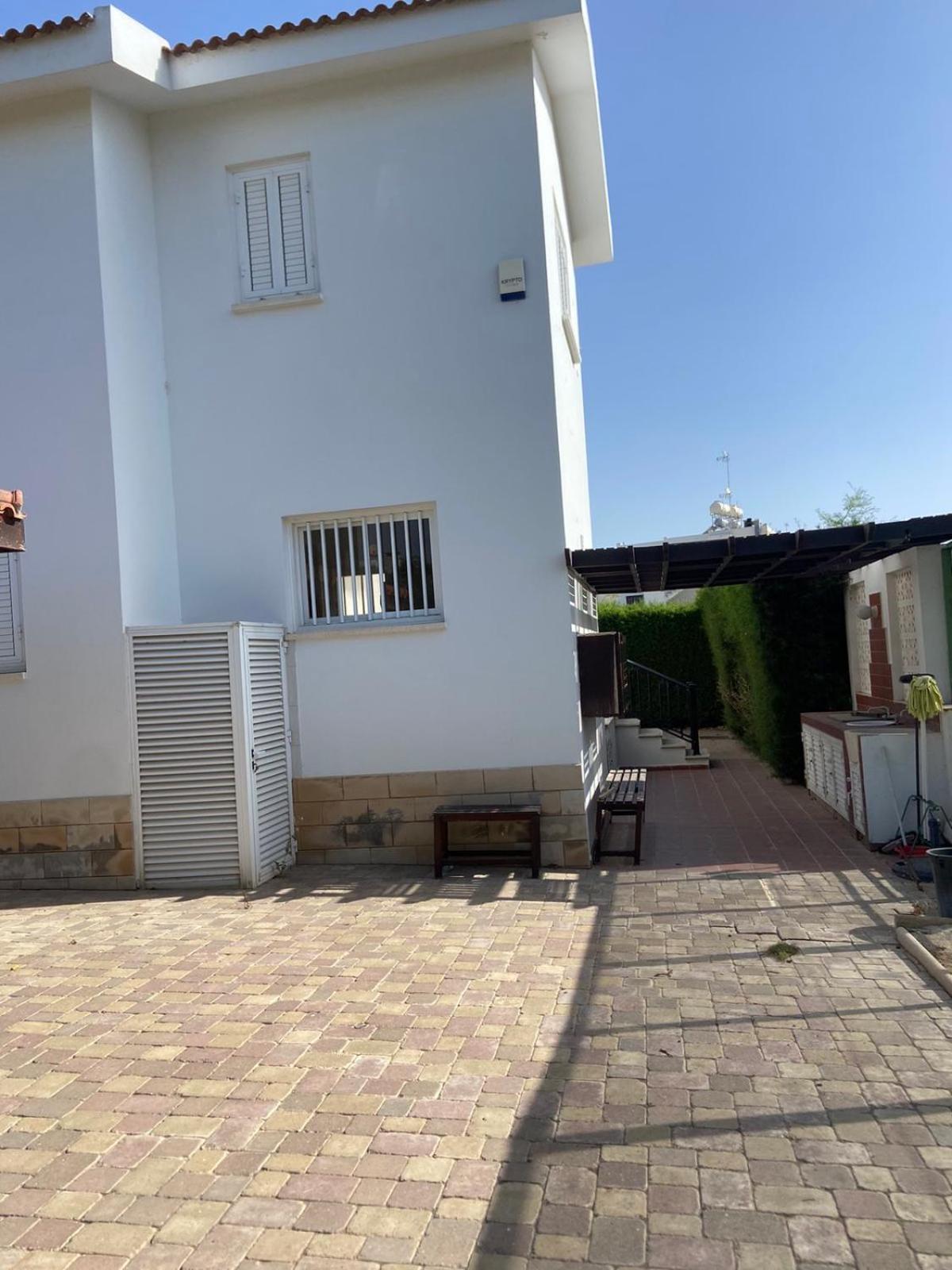 3-Bedroom House Near the Beach