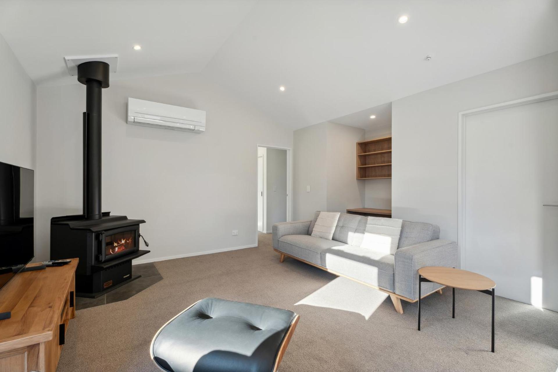 Magnum Escape - Cromwell Holiday Home view 4