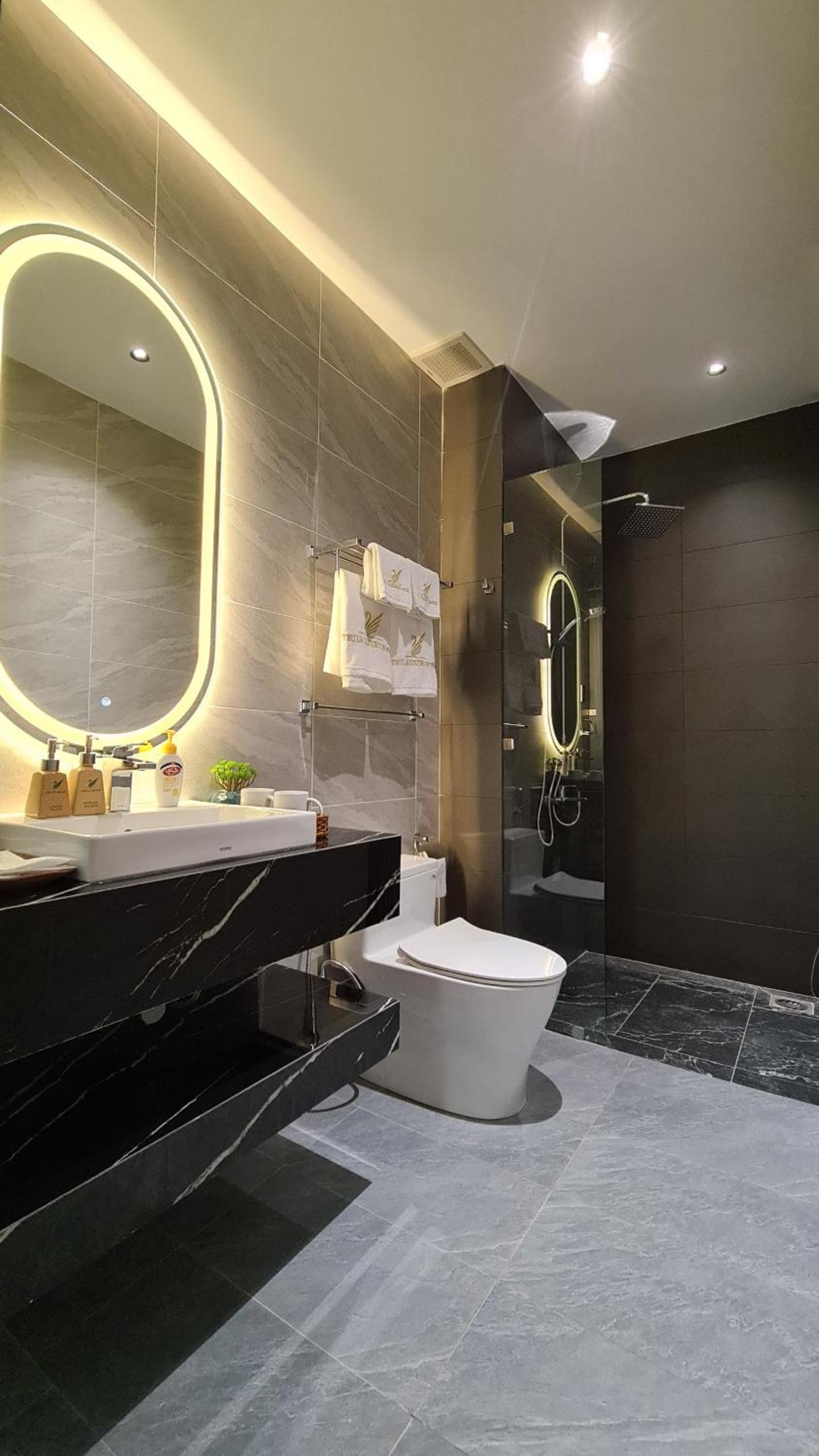 KHÁCH SẠN THƯ LÊ LUXURY
