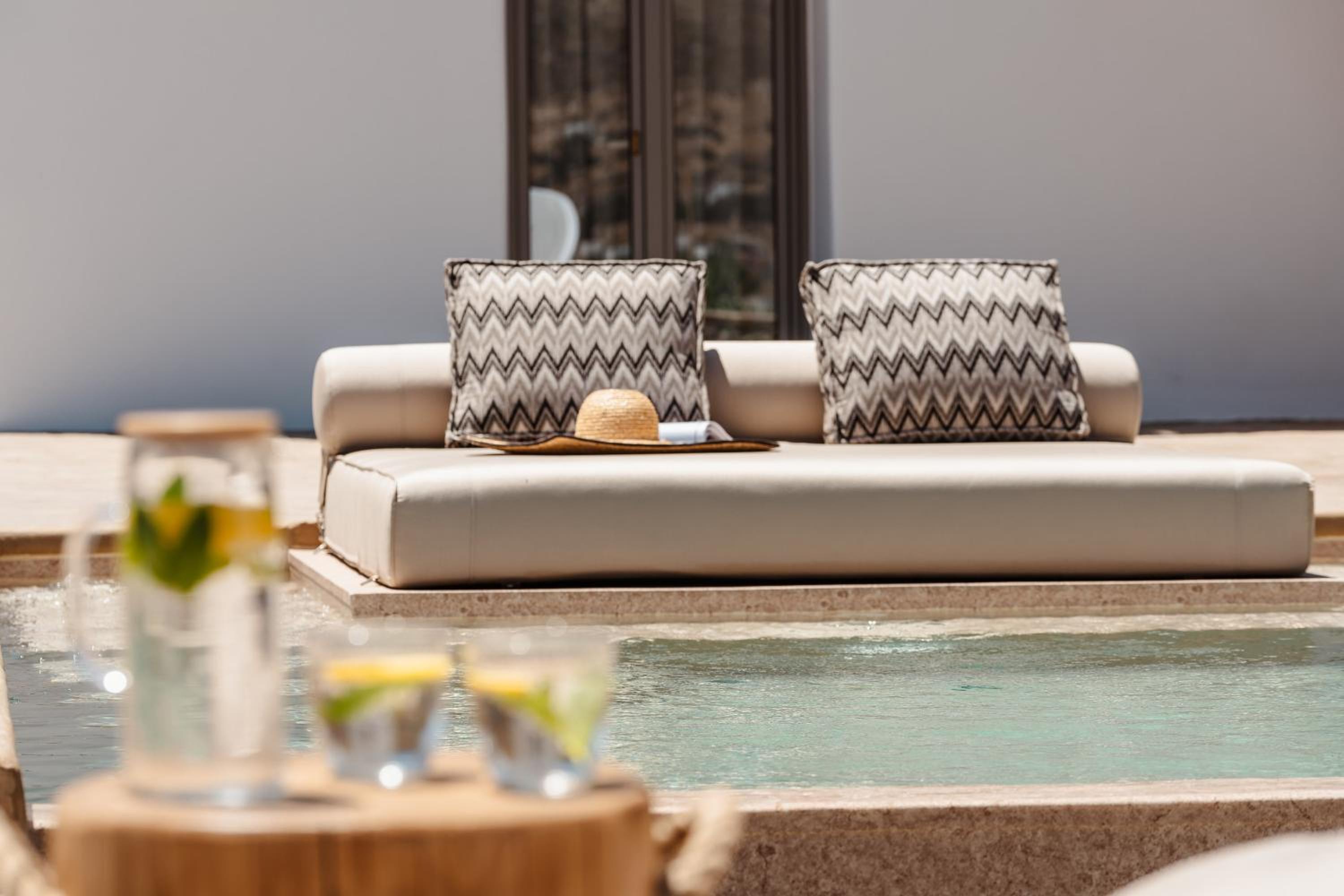 Thalelion 3 bedroom Villas with private pool and Jacuzzi photo 2