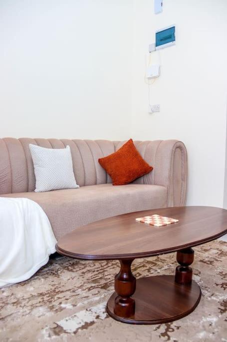 Luxore cozy rental unit in Nairobi near JKIA & SGR view 3
