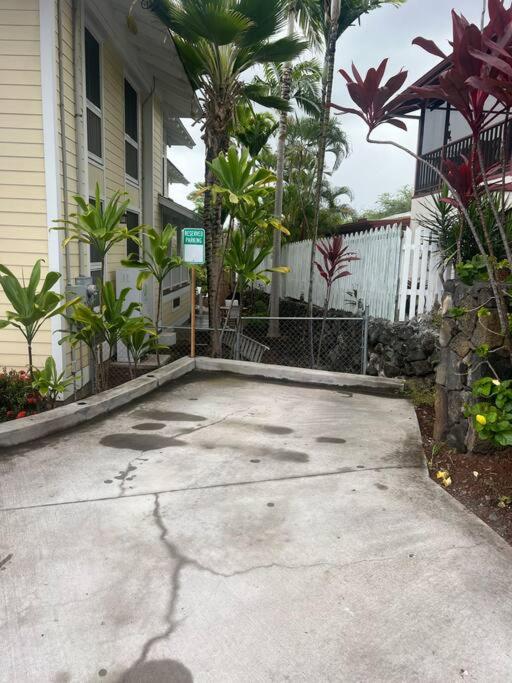 Kona Penthouse Retreat - Relaxed 2 BD with Ocean Views view 5