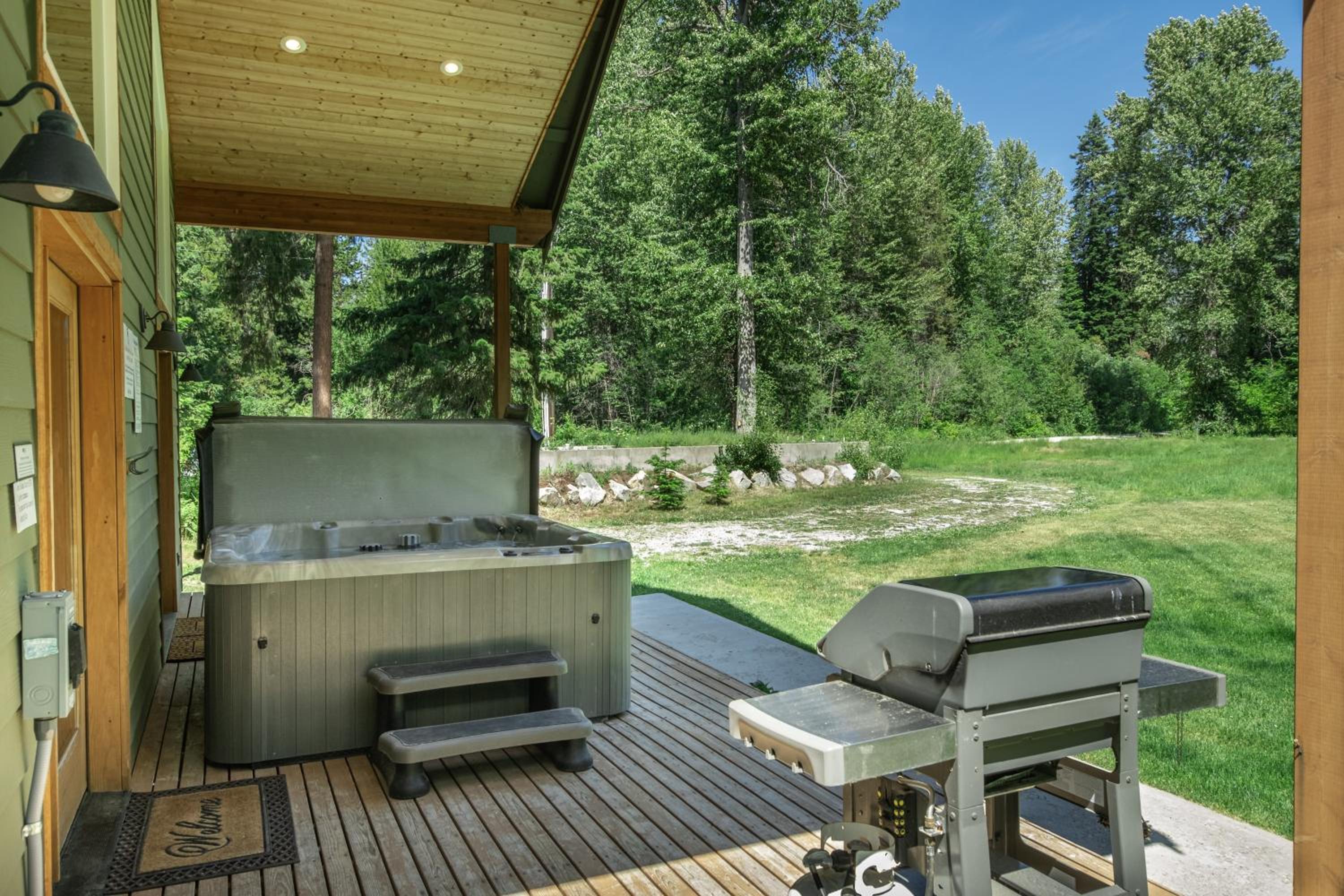 Nature Acres by NW Comfy Cabins view 4