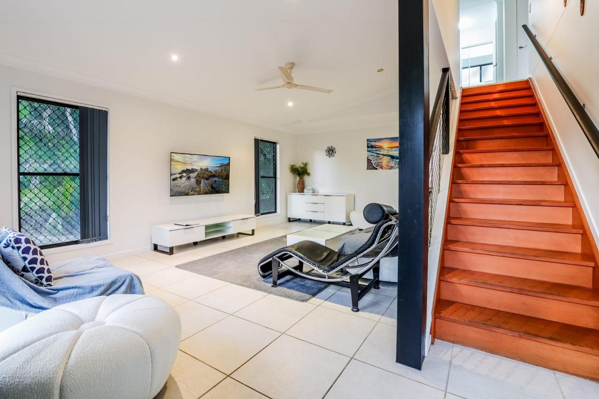 Swell Life - Spacious 3-Bedroom Retreat in Central Agnes Water