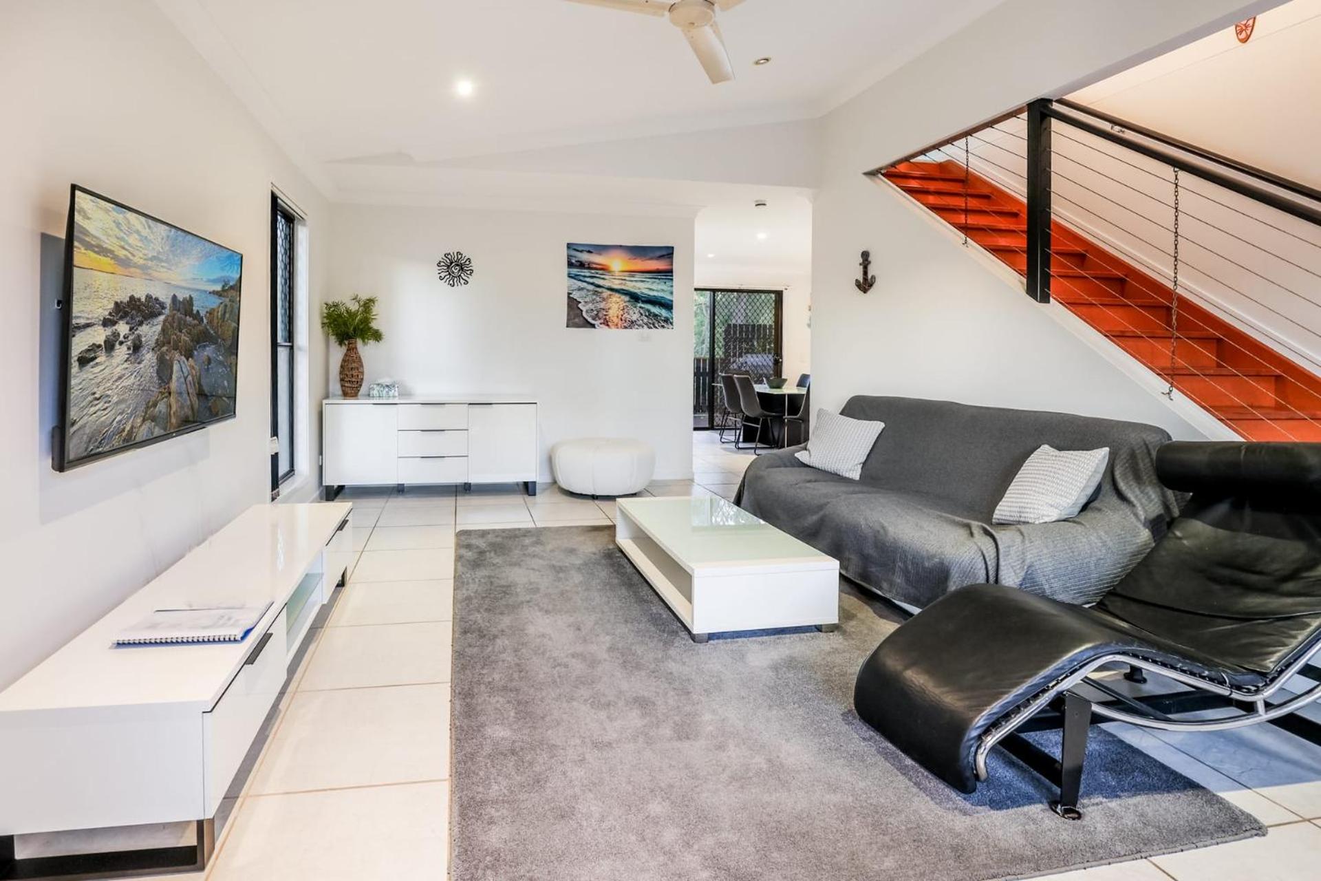 Swell Life - Spacious 3-Bedroom Retreat in Central Agnes Water