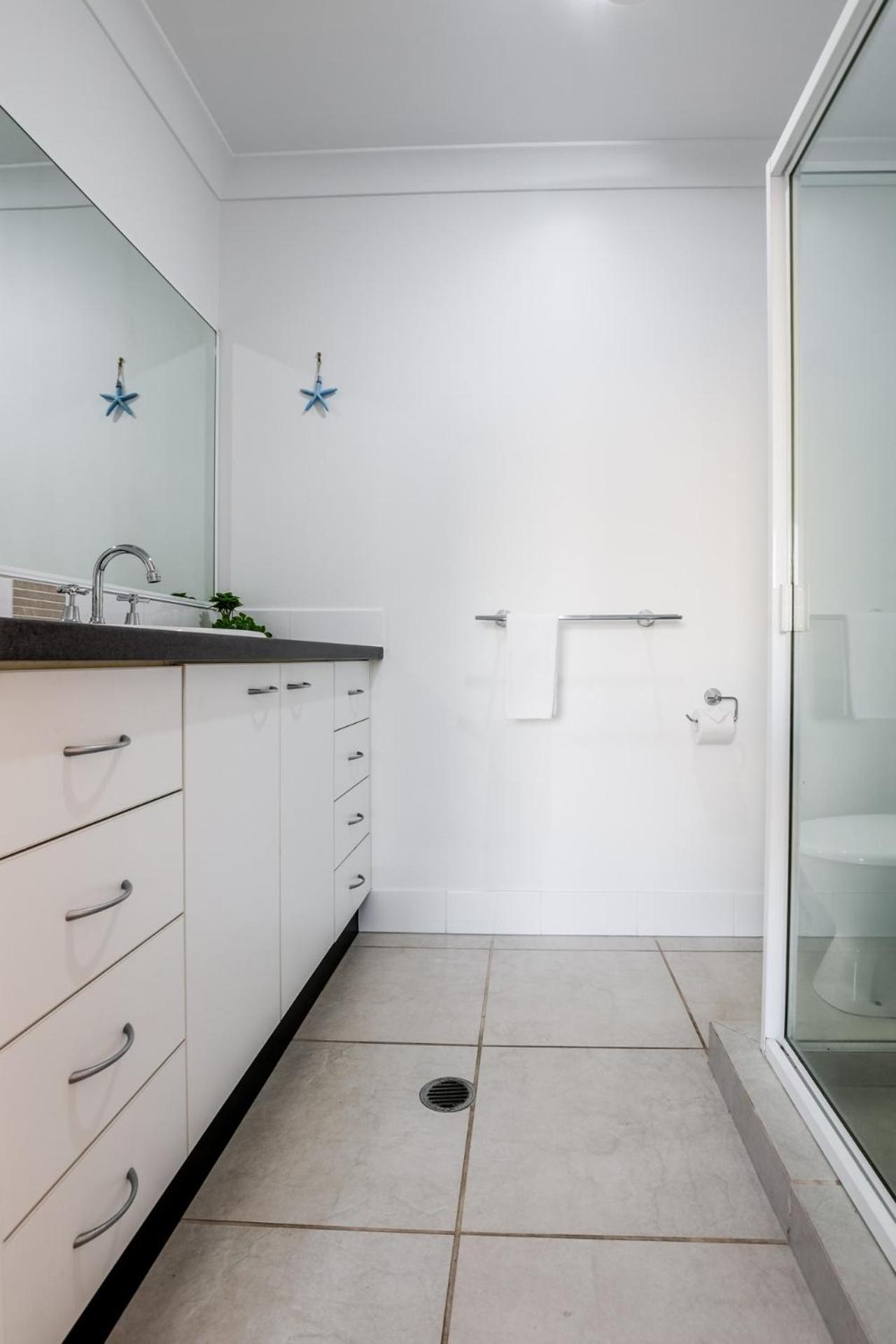 Swell Life - Spacious 3-Bedroom Retreat in Central Agnes Water