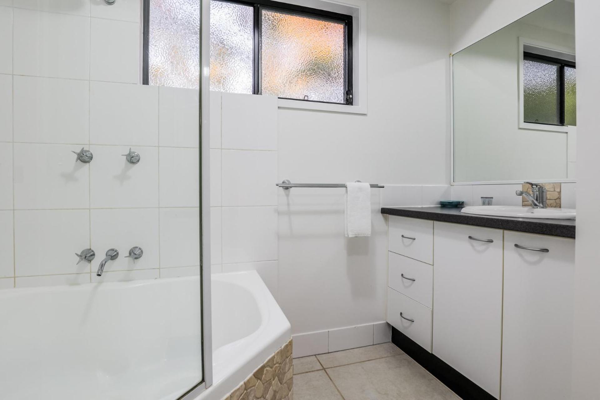 Swell Life - Spacious 3-Bedroom Retreat in Central Agnes Water