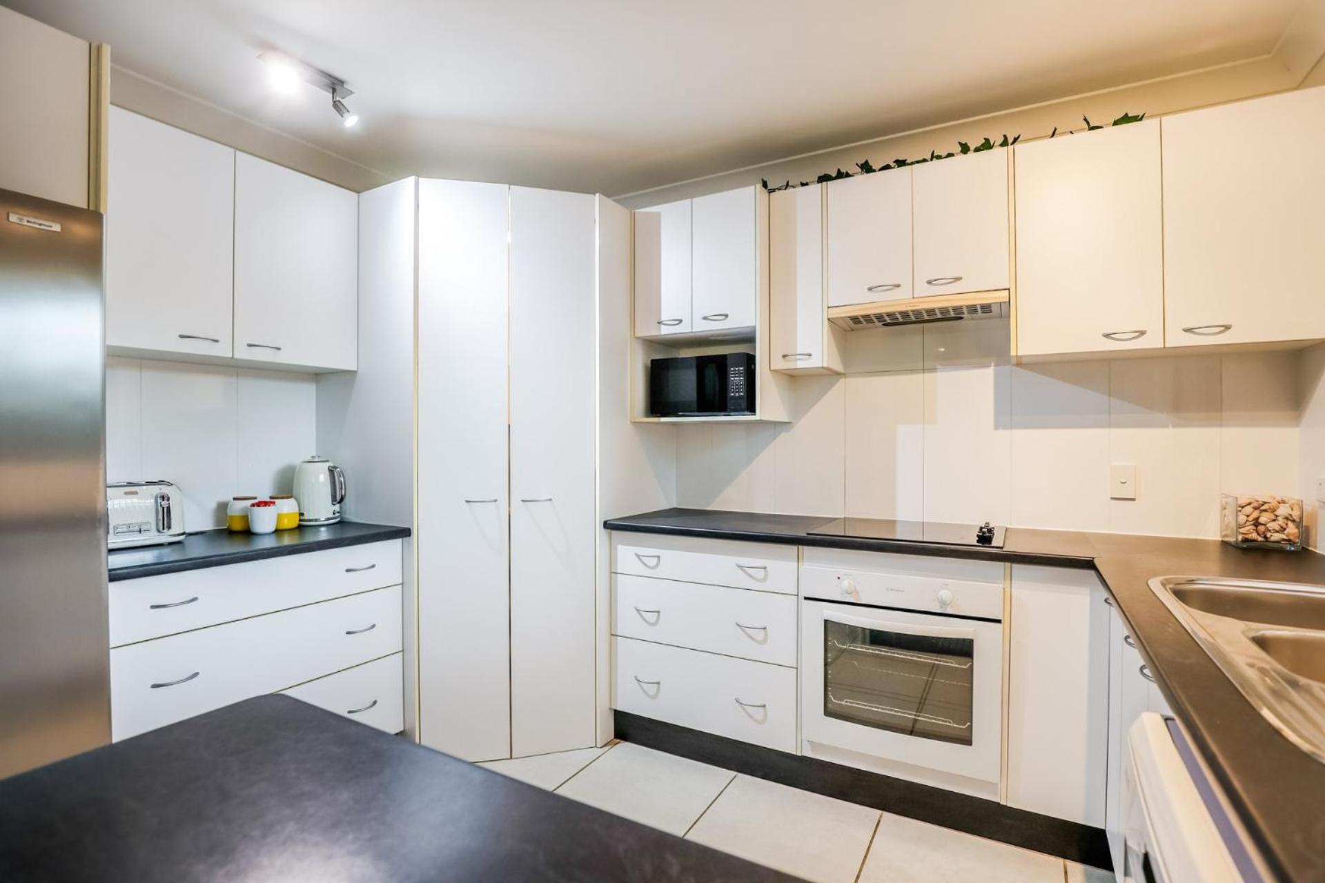 Swell Life - Spacious 3-Bedroom Retreat in Central Agnes Water