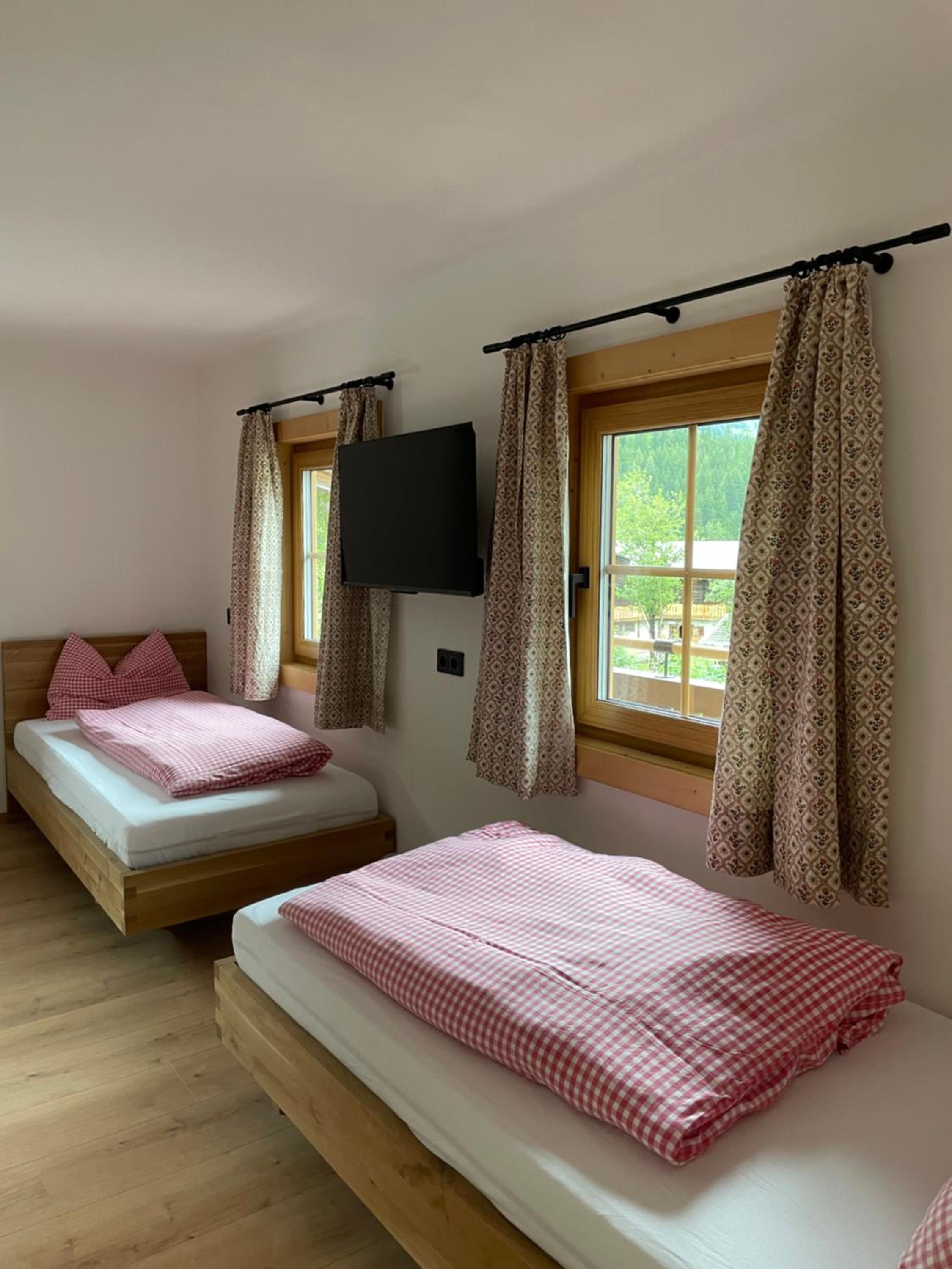 SÖLLHOF Ferienhaus mit 11 Schlafzimmern I großer Gemeinschaftsraum I Skibushaltestelle I 10 Min zum Skigebiet