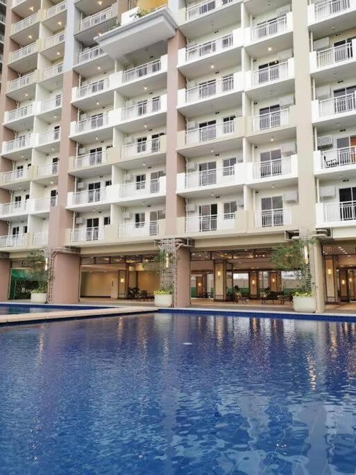 No Frills Infina Towers 2BR Staycation Quezon City view 3