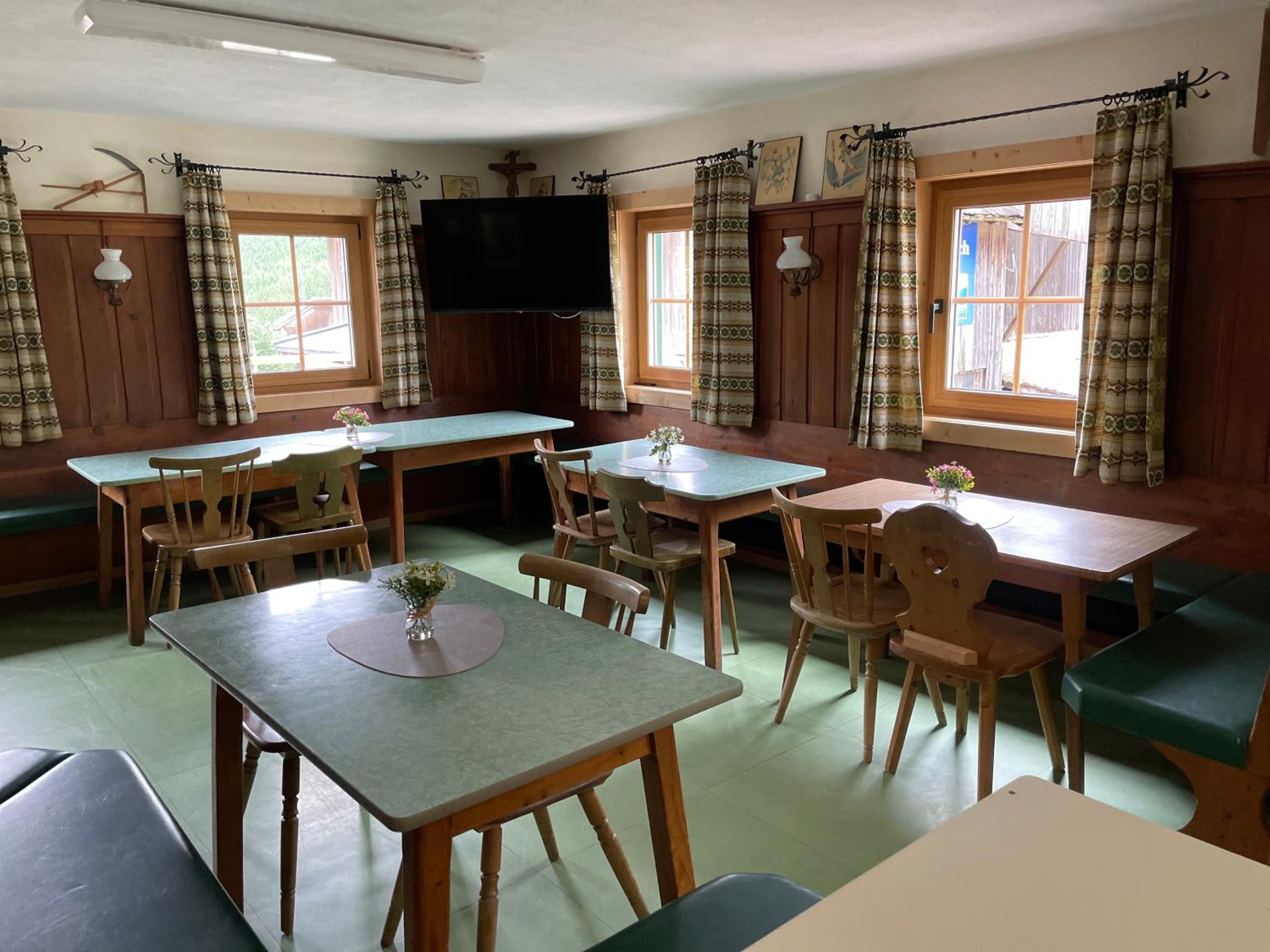 SÖLLHOF Ferienhaus mit 11 Schlafzimmern I großer Gemeinschaftsraum I Skibushaltestelle I 10 Min zum Skigebiet