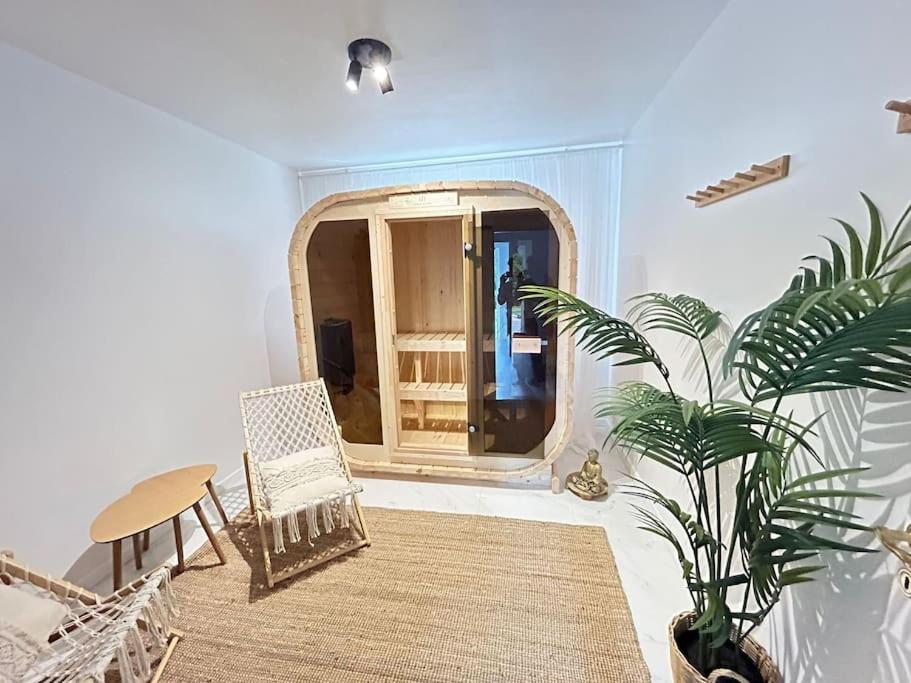 VILLA avec sauna, jacuzzi et piscine