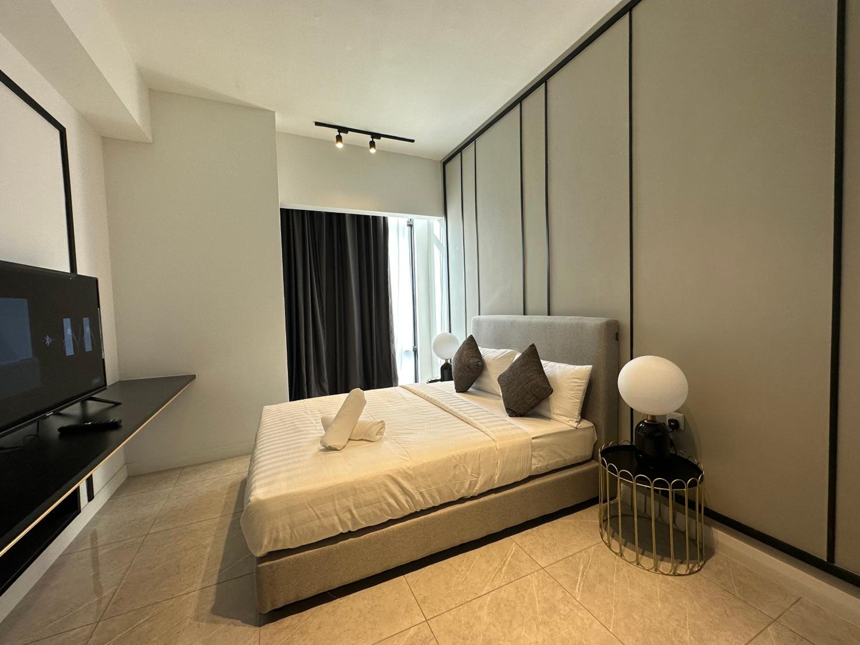 The Axon Suites By Castle