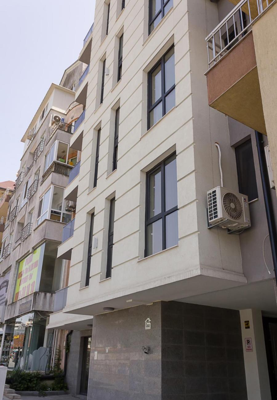 Homey 1-BD Apartment in Varna, next to Grand Mall Varna by Flat Mаnаger