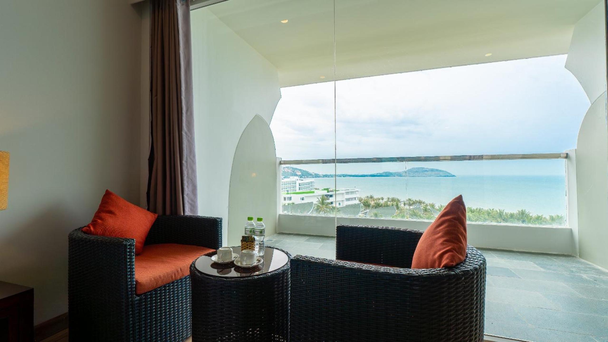Sandunes Beach Resort & Spa