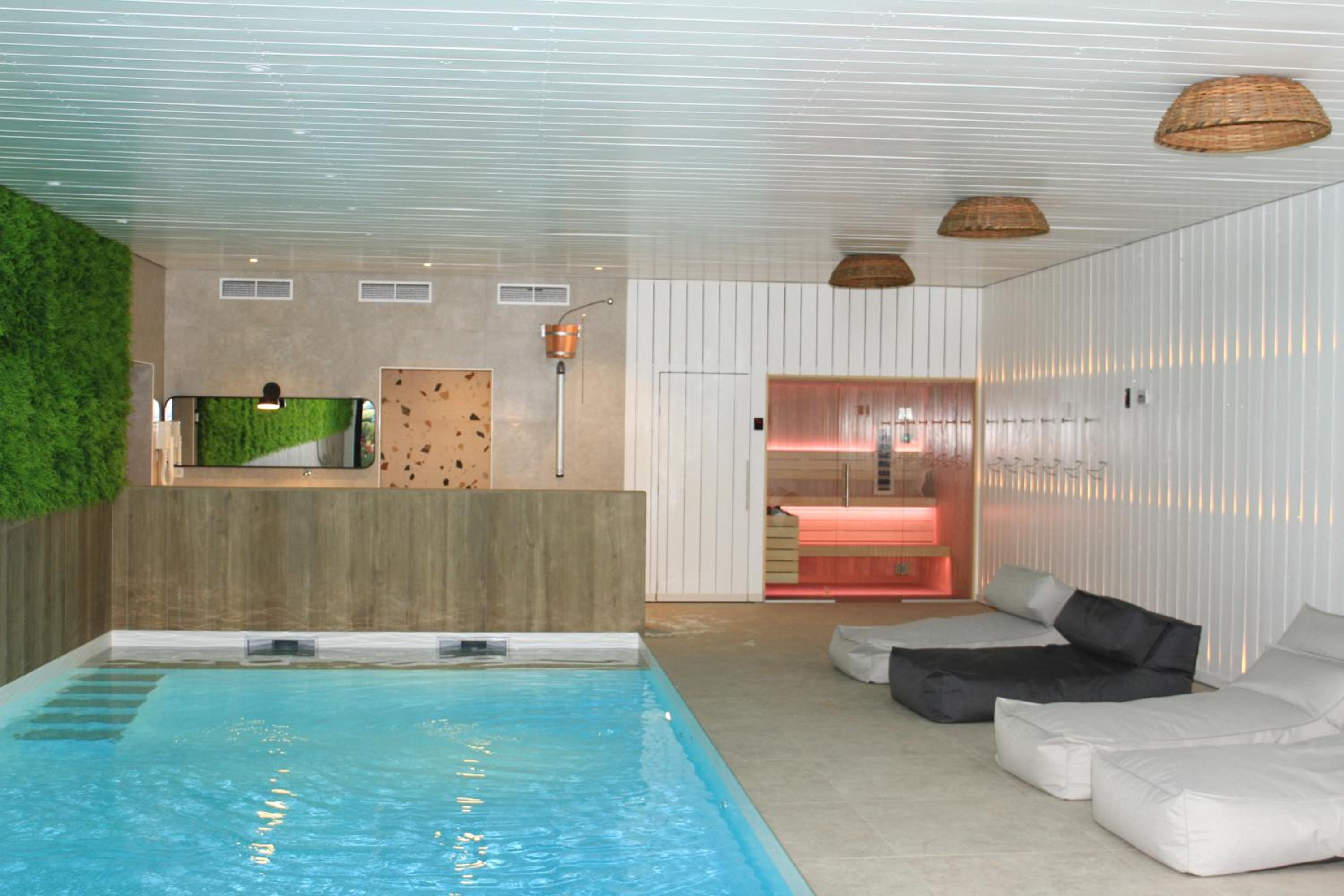 Sous la Houlette, 3 Suites, Pool and Sauna on demand