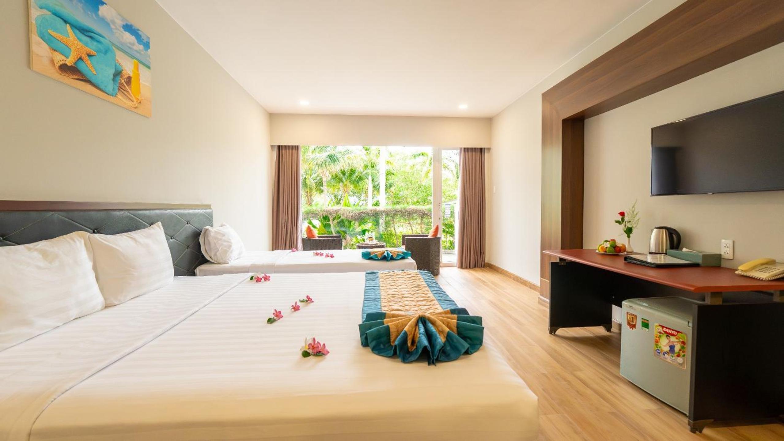 Sandunes Beach Resort & Spa