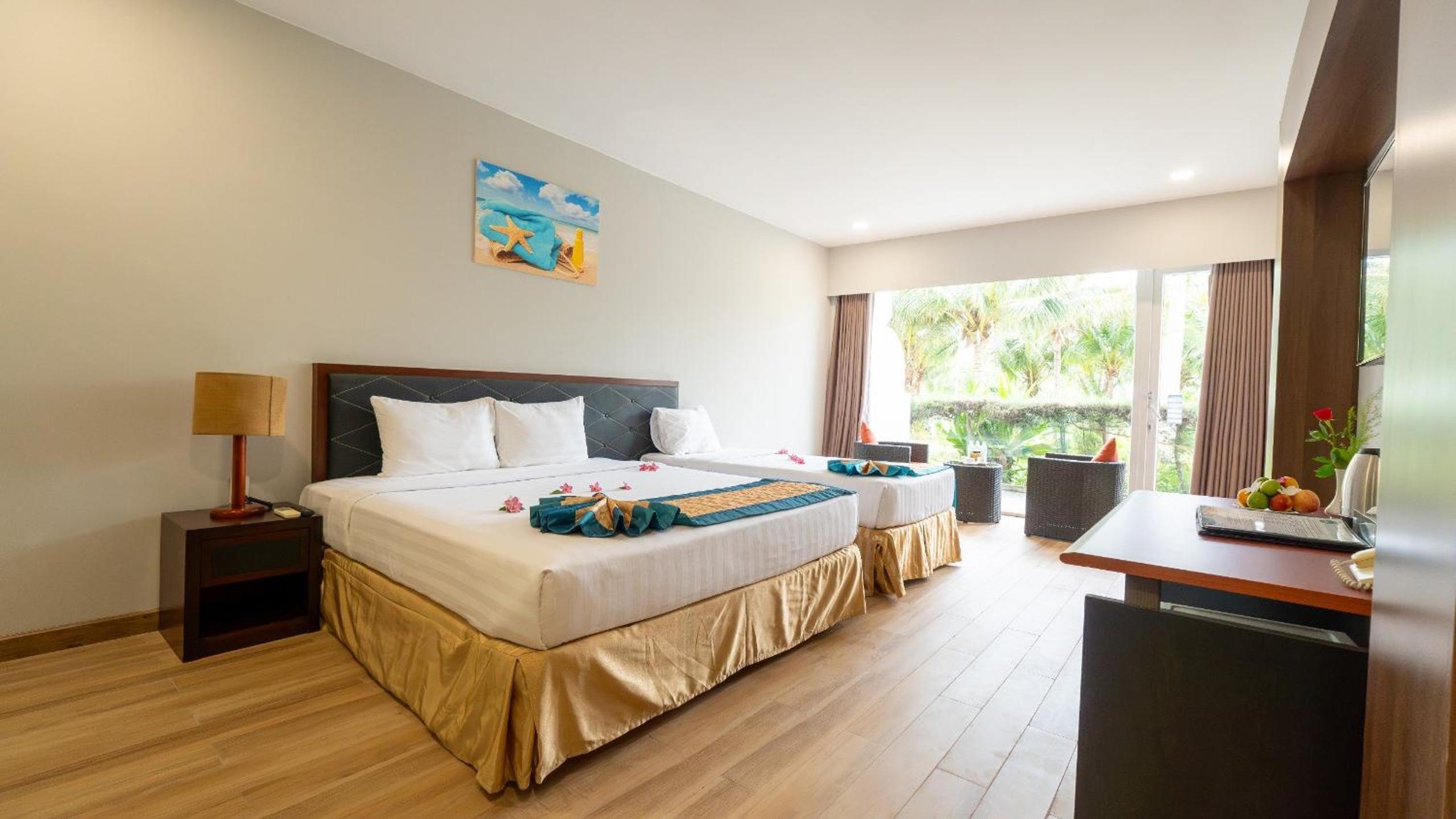 Sandunes Beach Resort & Spa