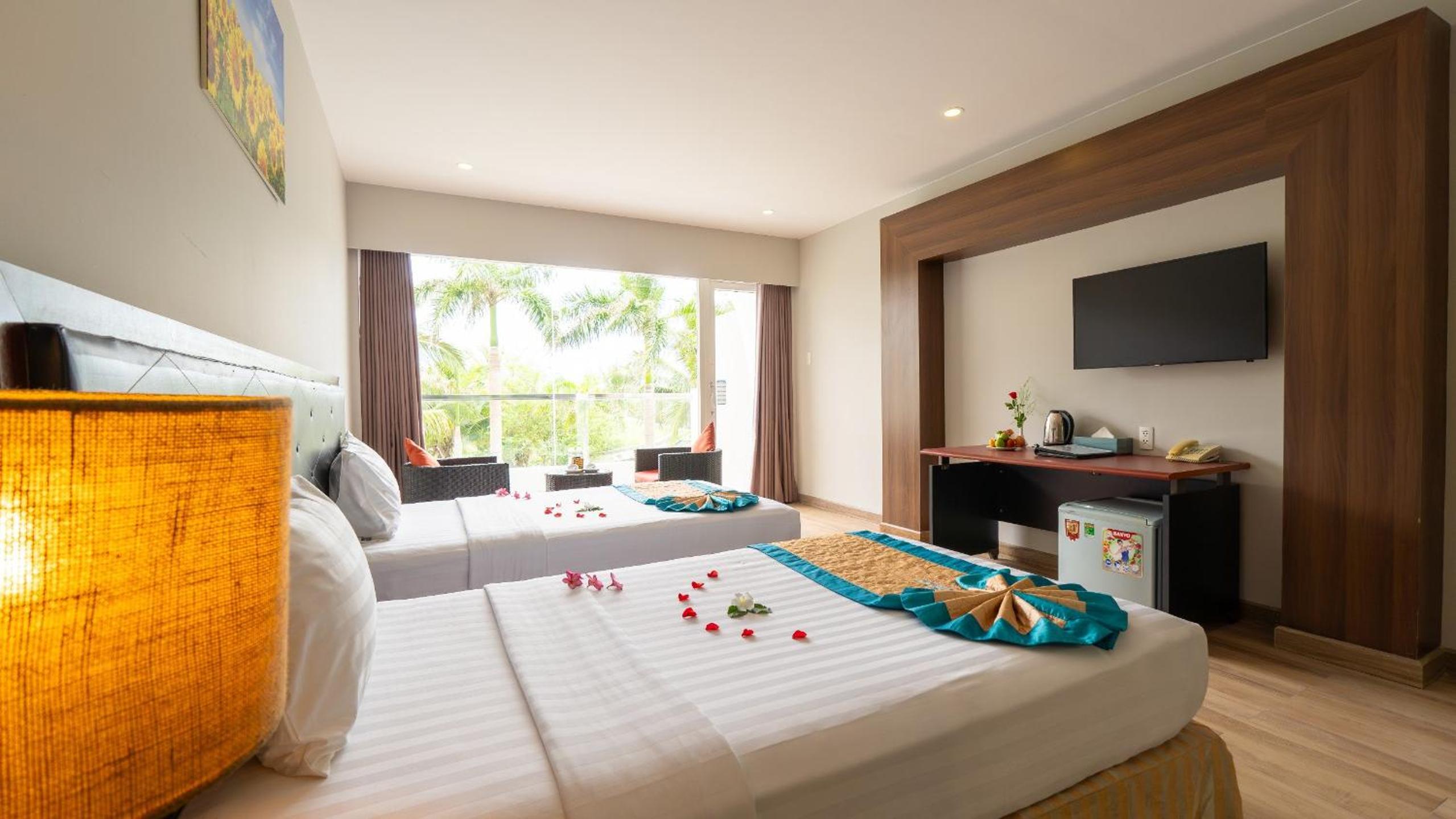 Sandunes Beach Resort & Spa