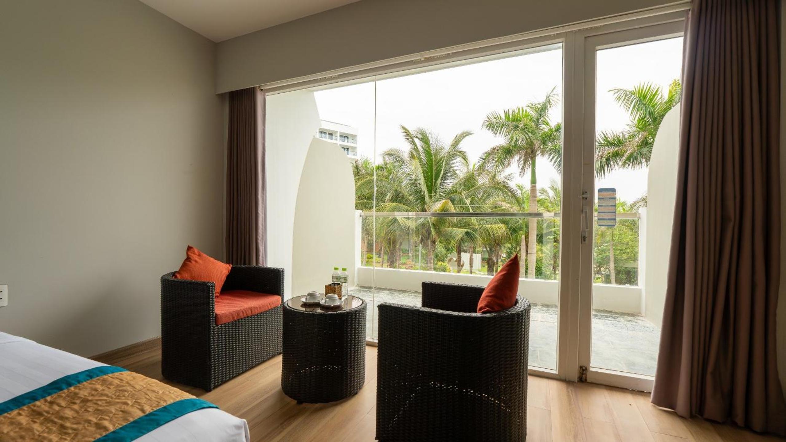 Sandunes Beach Resort & Spa