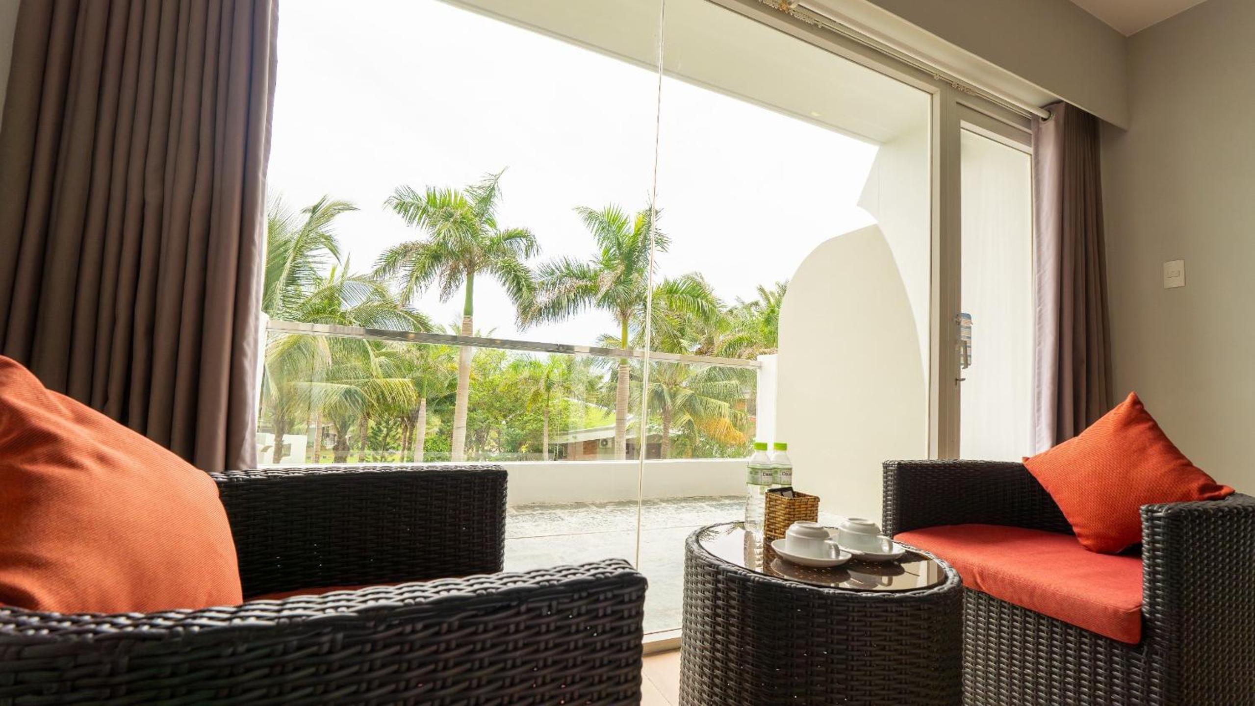 Sandunes Beach Resort & Spa