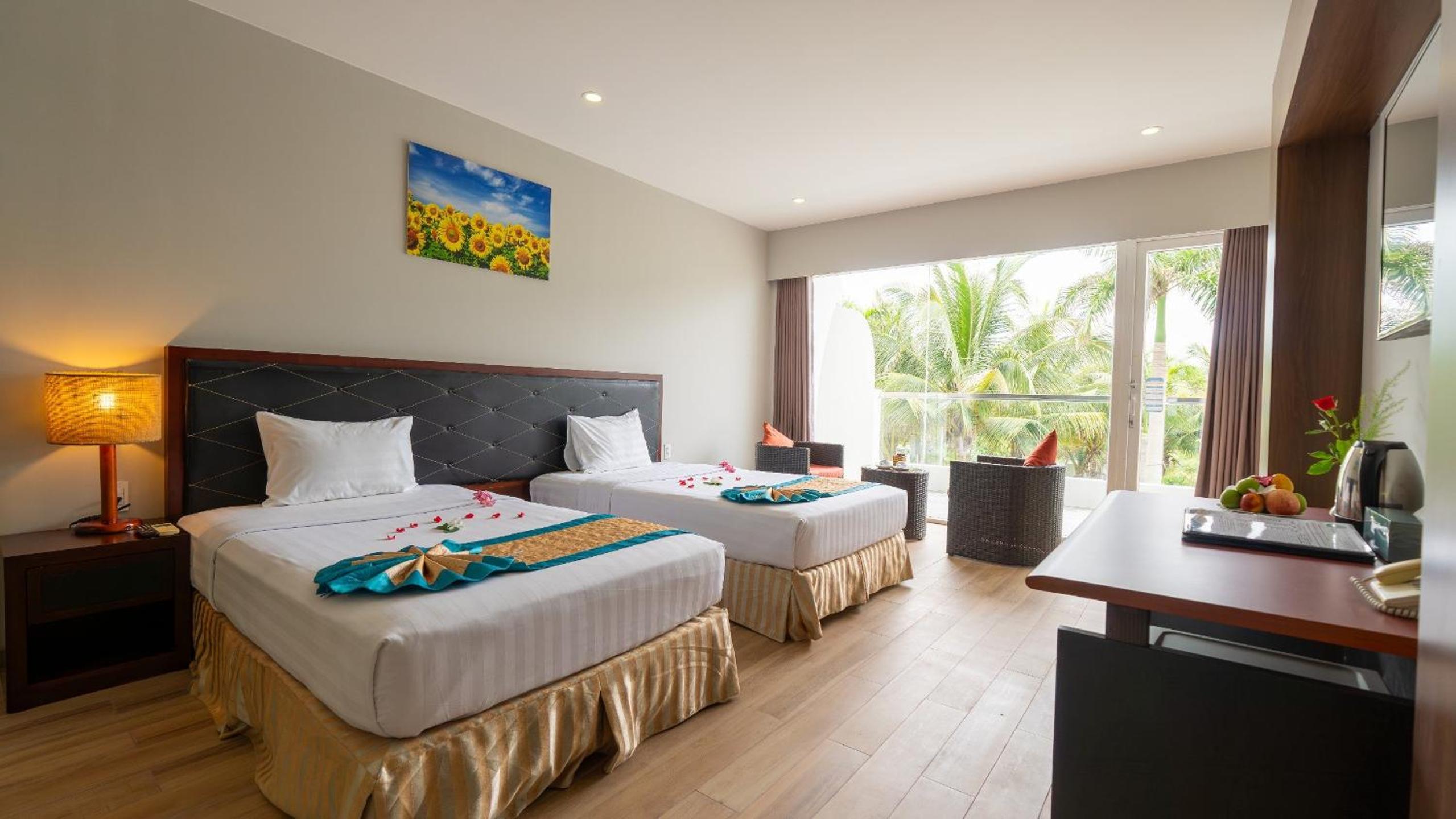 Sandunes Beach Resort & Spa