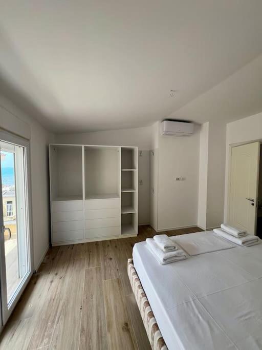 SeaSide 2BR Apartment