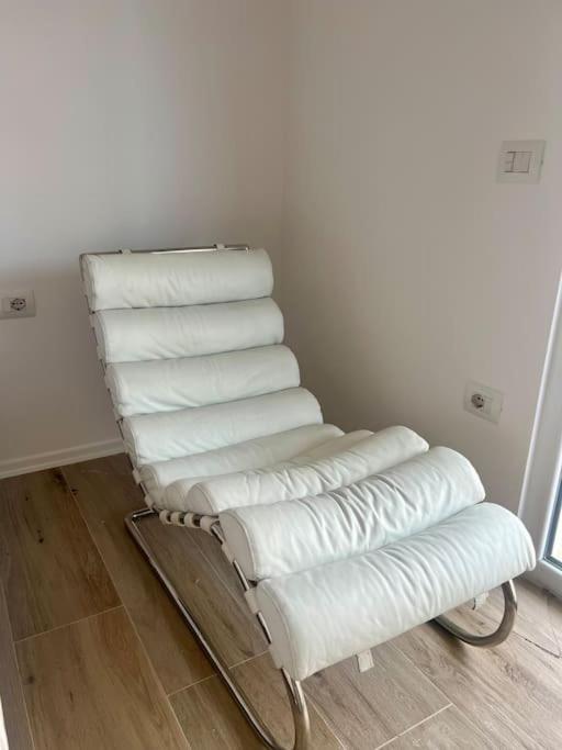 SeaSide 2BR Apartment