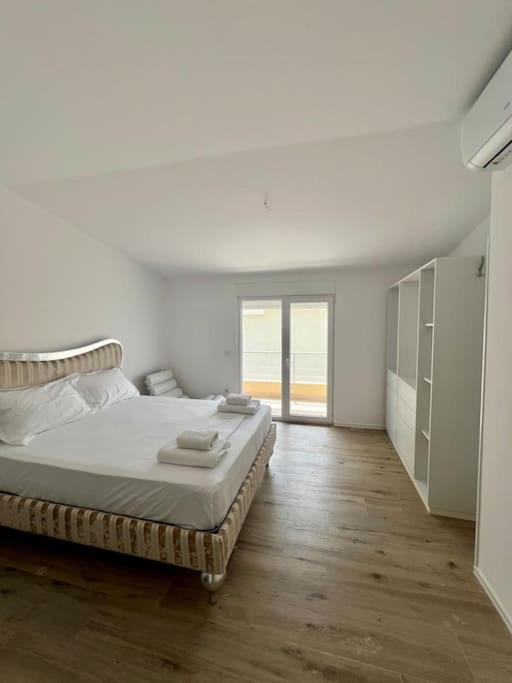SeaSide 2BR Apartment