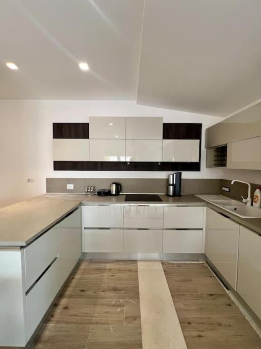 SeaSide 2BR Apartment