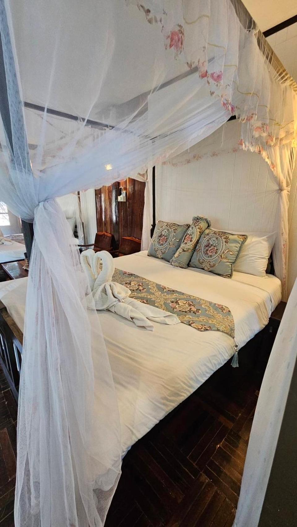 The Antique Riverside Resort