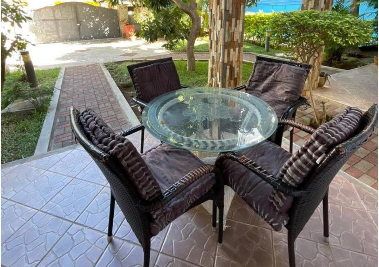 Paloma Villa - Villa Moderne et Privée avec 4 chambres-à-coucher - 5 min de la Plage Flic en Flac