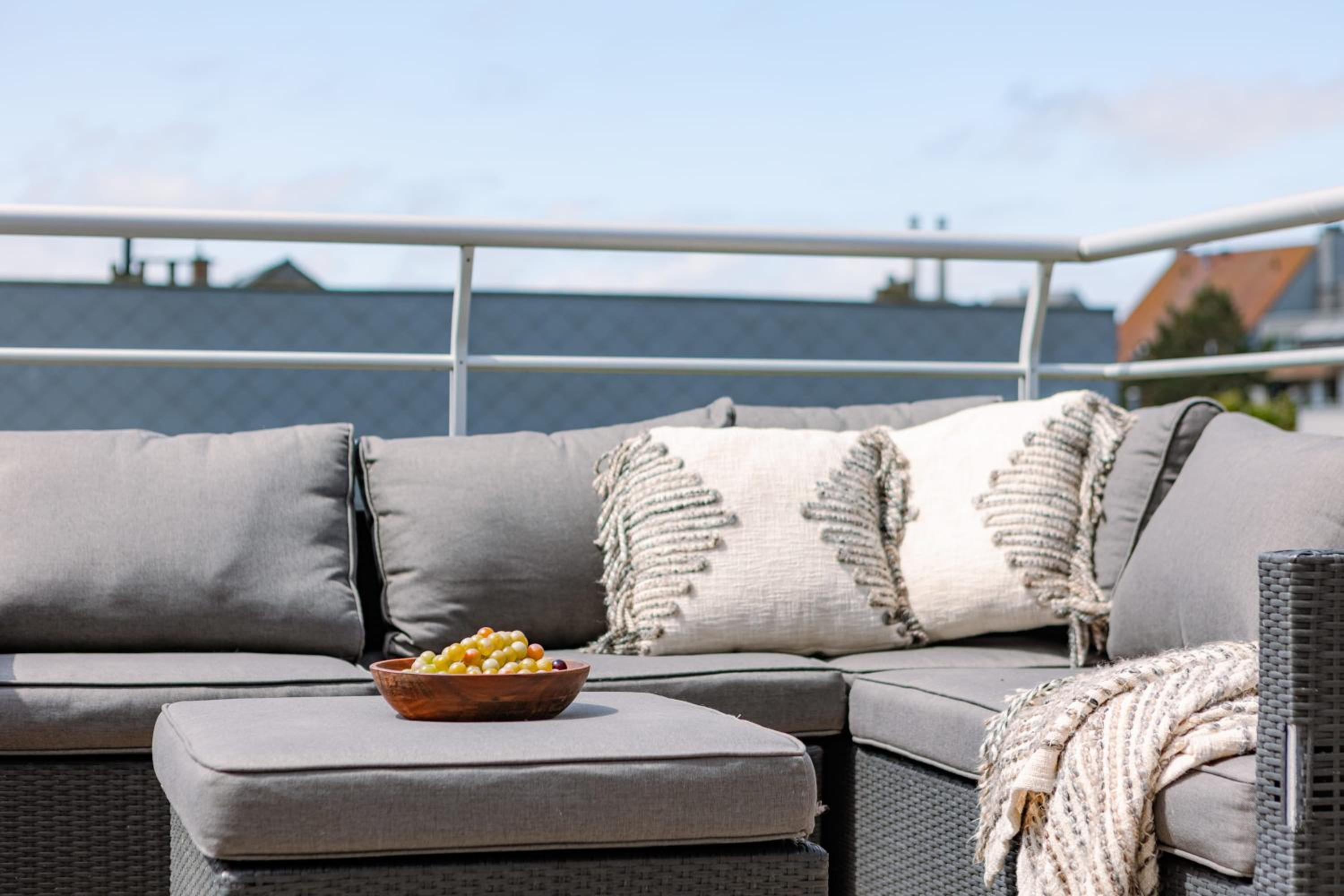 Casiola - Cozy seaside apartment with sunny terrace