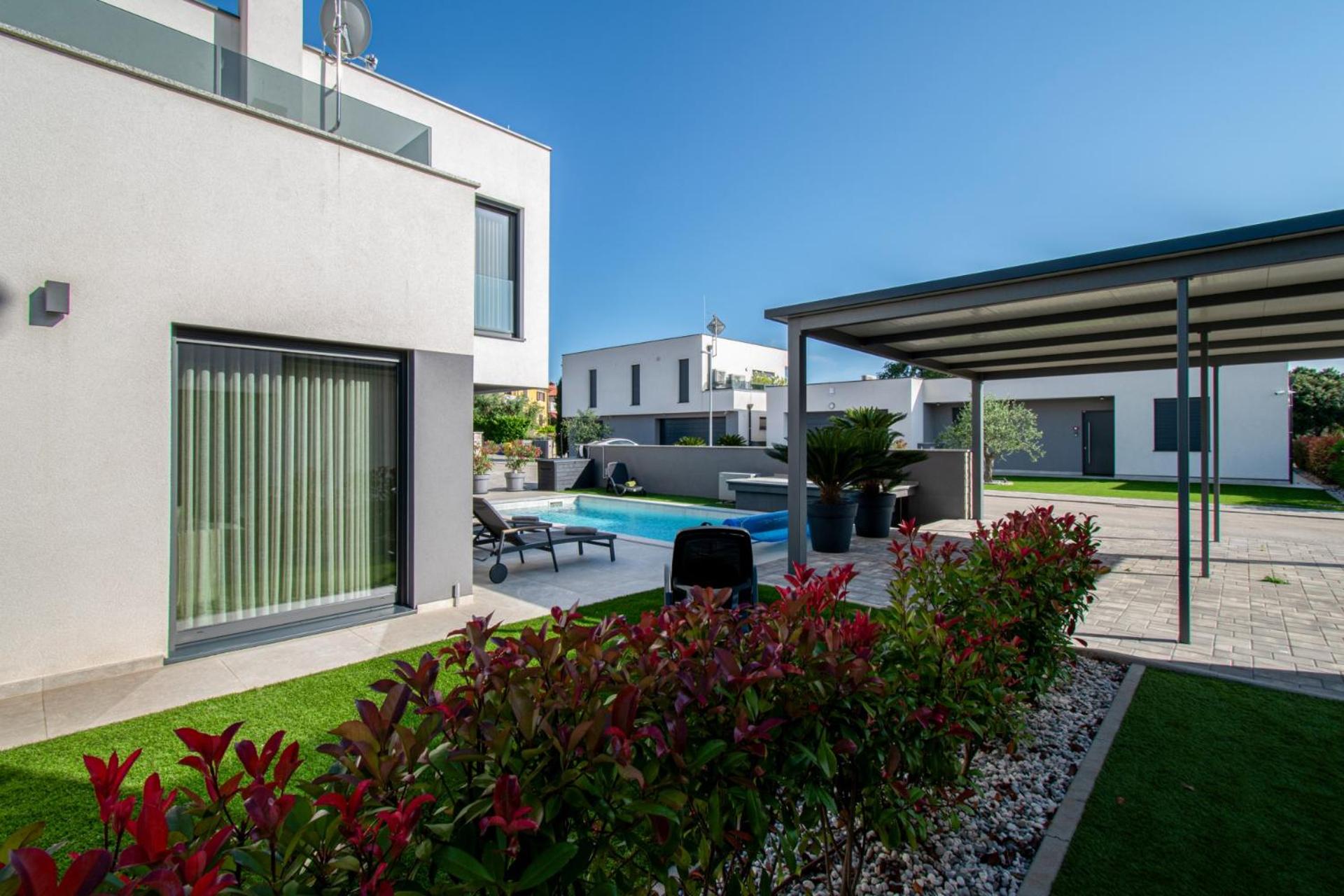 Designer Villa Luna near the sea - by Istrabook view 2