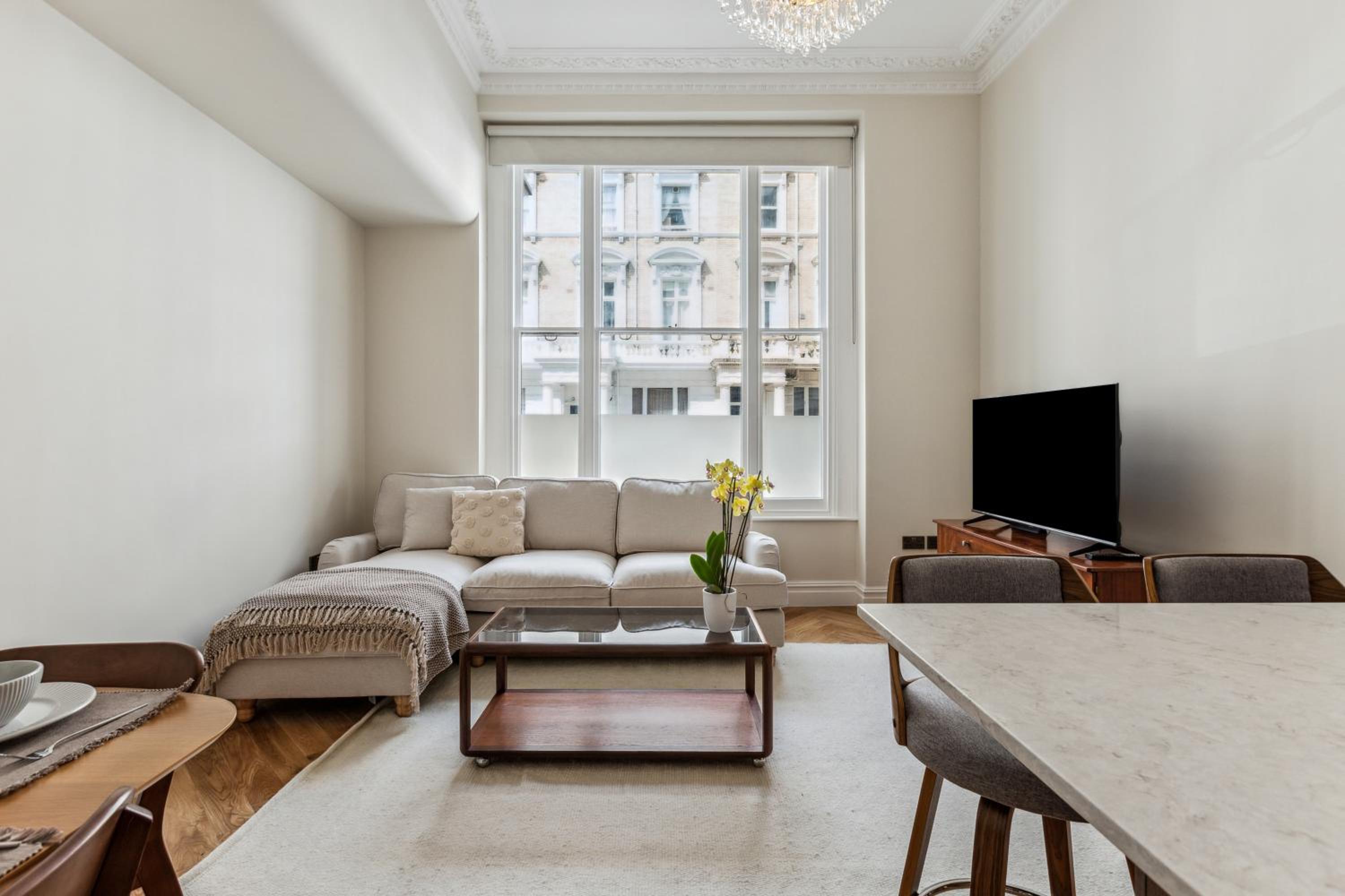 Idyllic 2Bed 2Bath Apartment