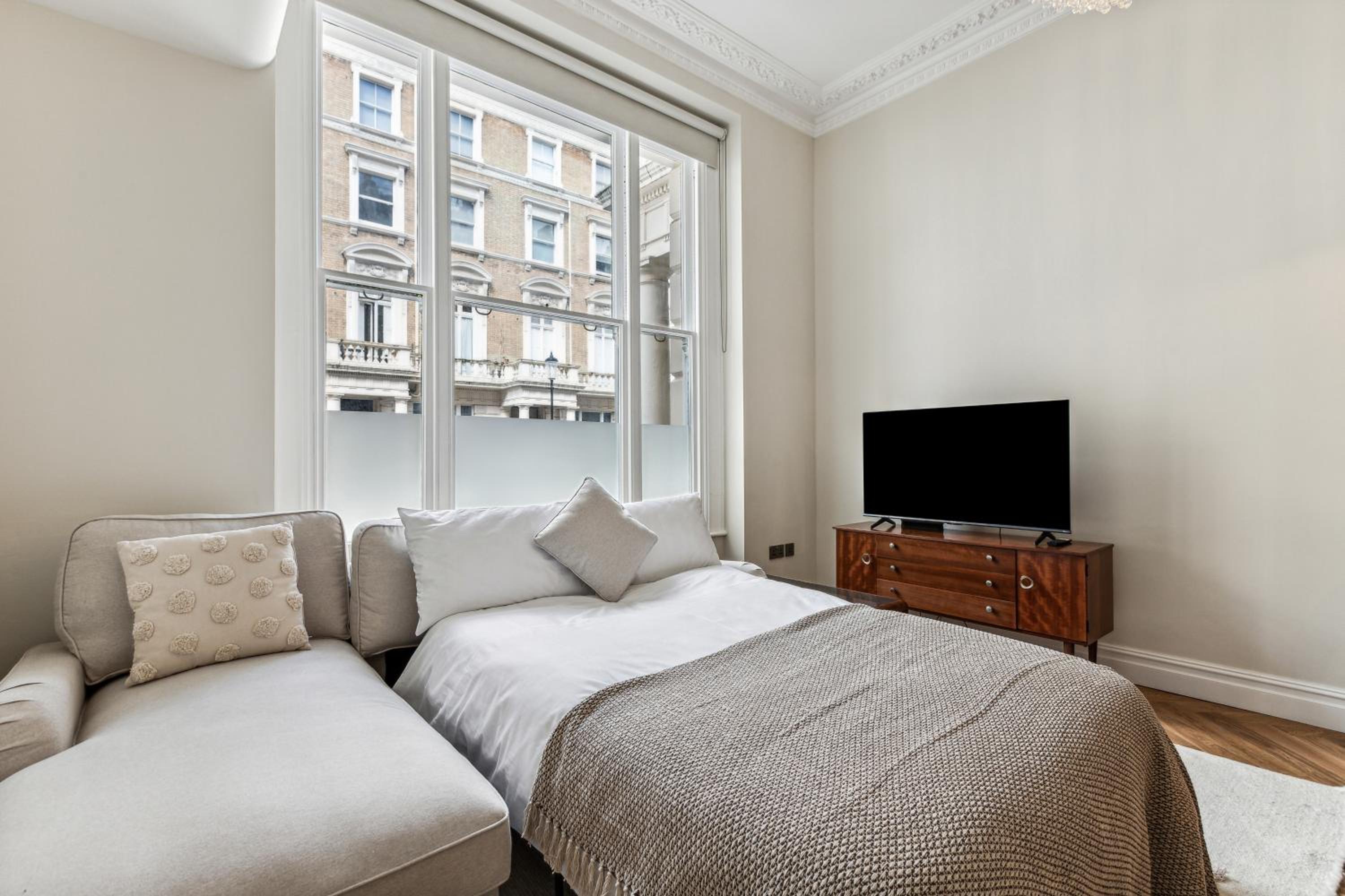 Idyllic 2Bed 2Bath Apartment
