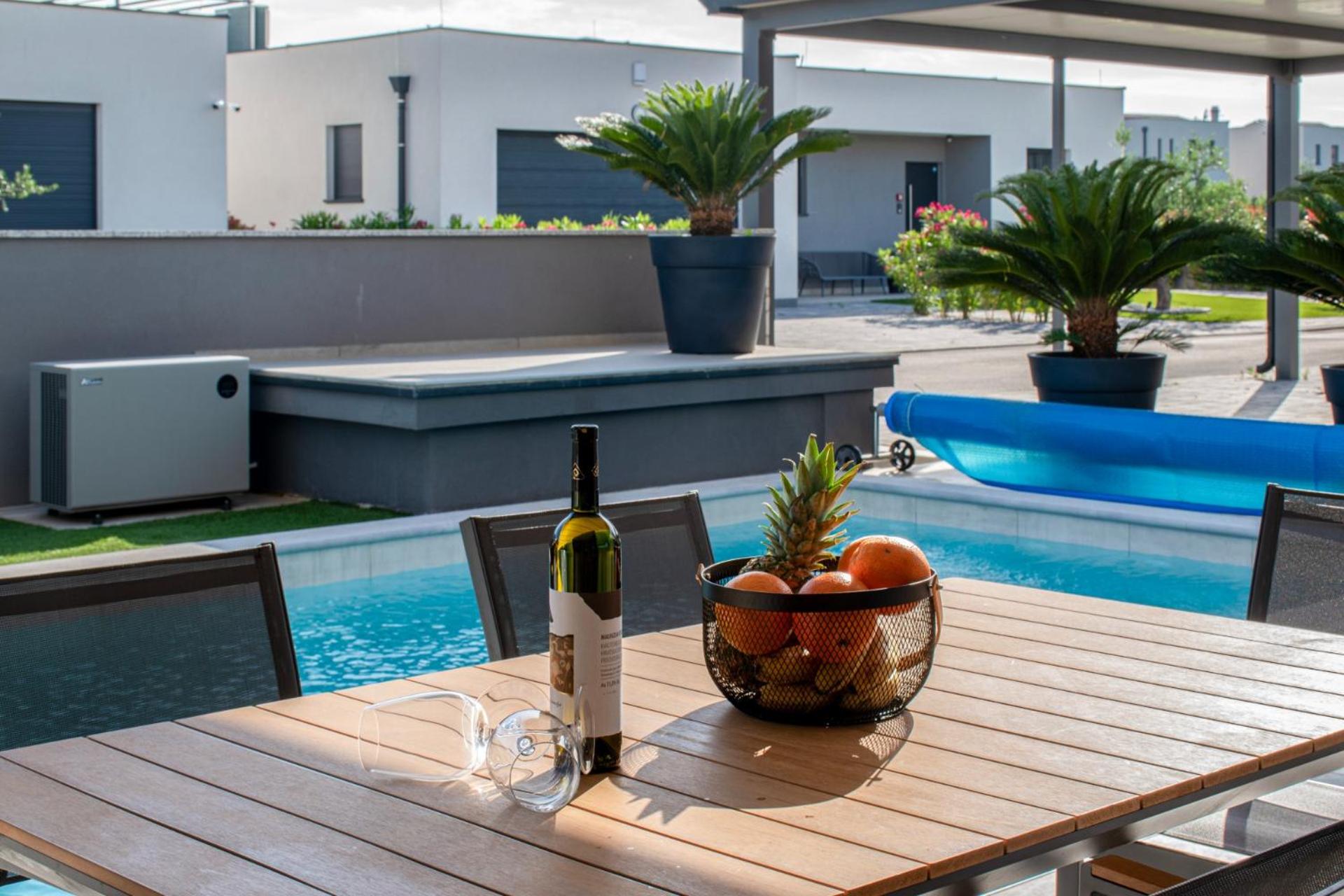 Designer Villa Luna near the sea - by Istrabook view 3