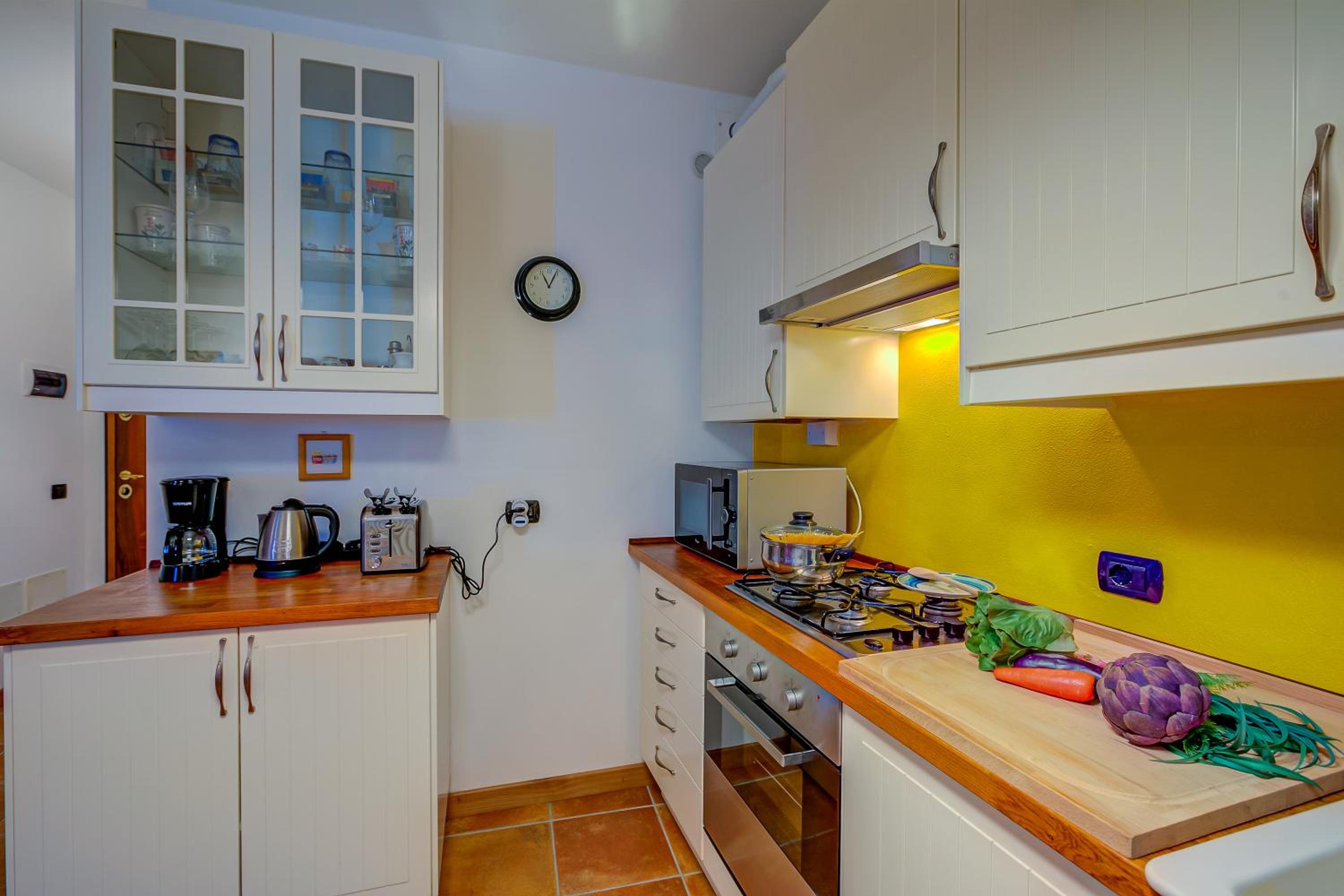 La Madonnina - Happy Rentals view 5