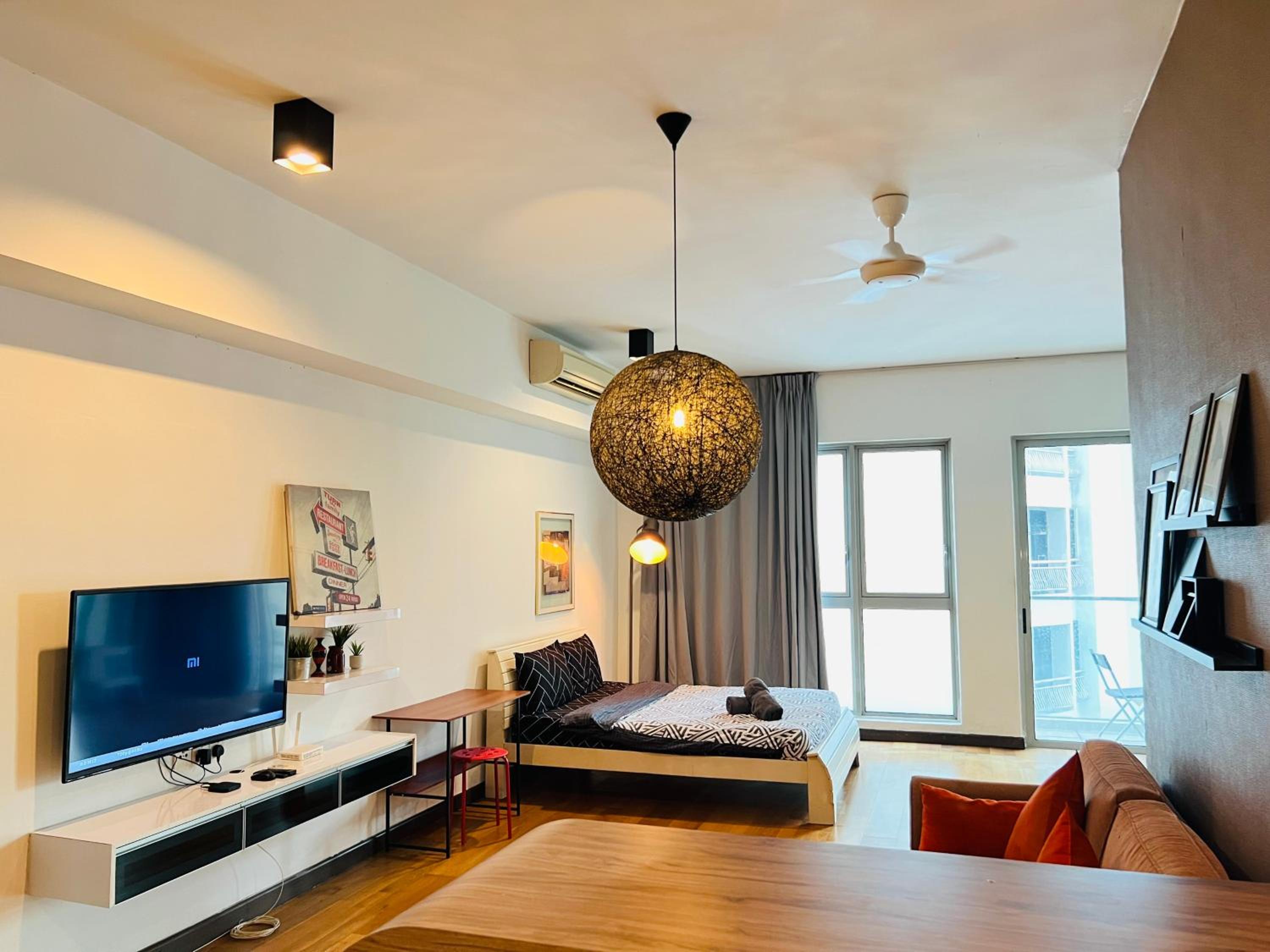 Spritz Empire Regalia Suites & Residence
