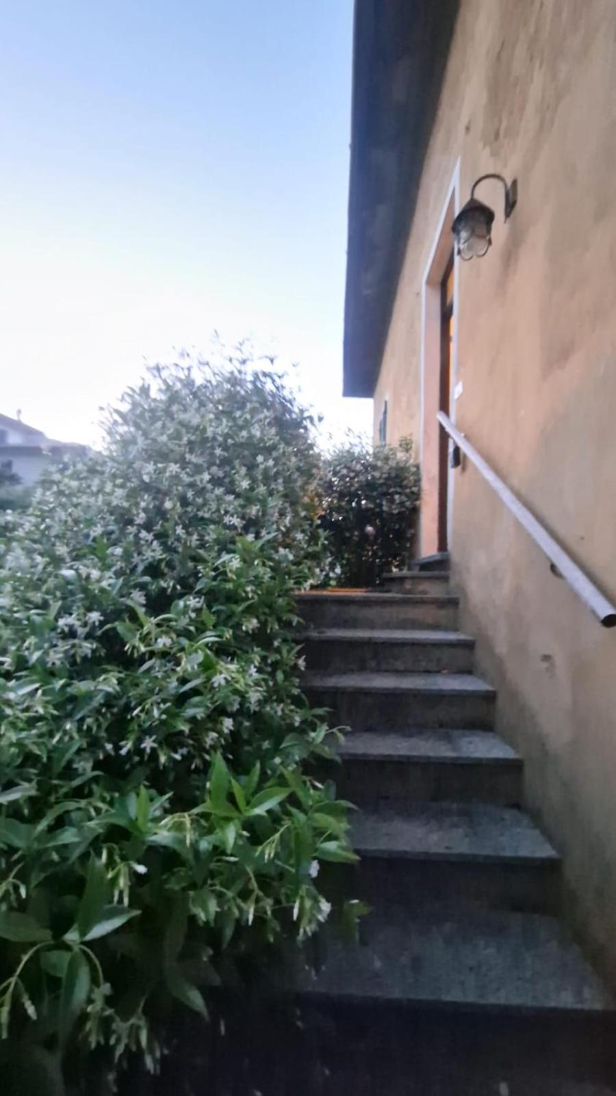 villetta con giardino privato