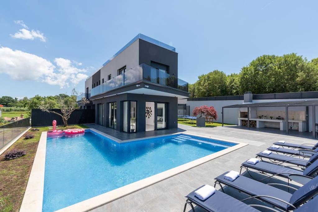 Villa Kalemi view 5