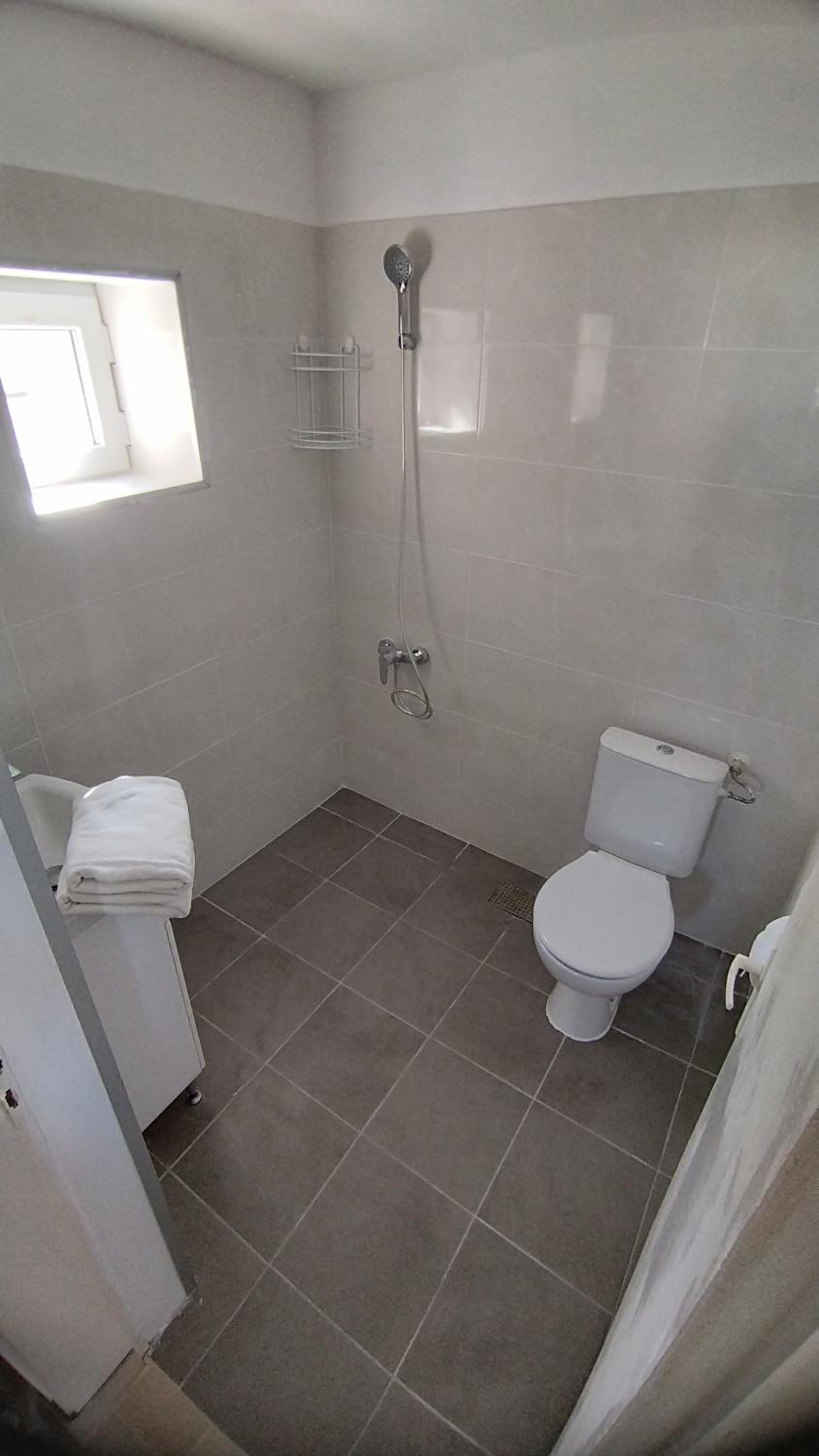 House Sleeps 6-Garden-FreeParking-Bbq-Patio