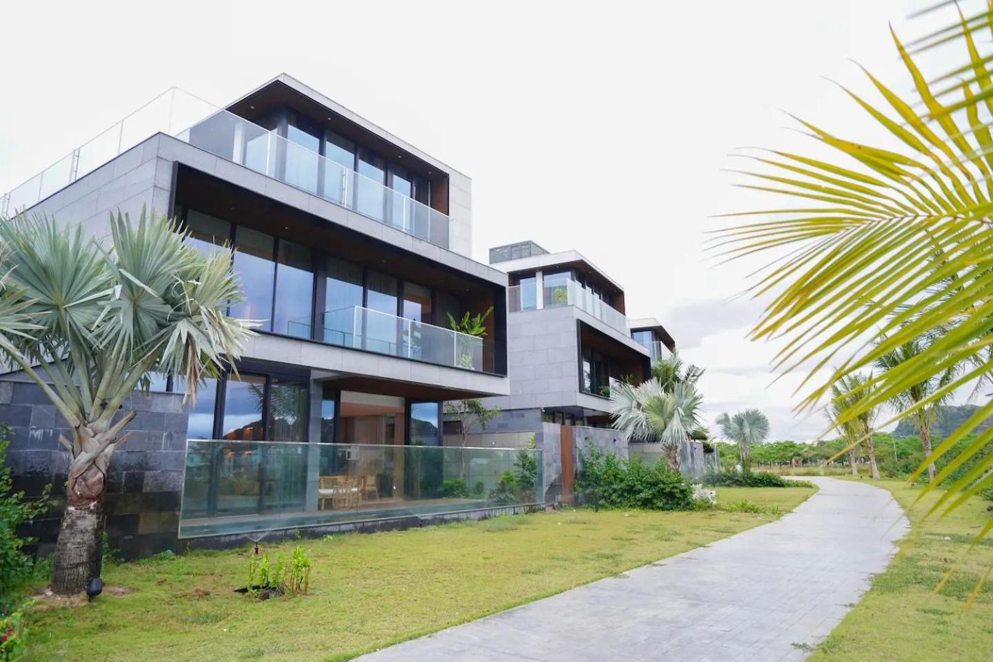 One River Pool Villas Da Nang view 2