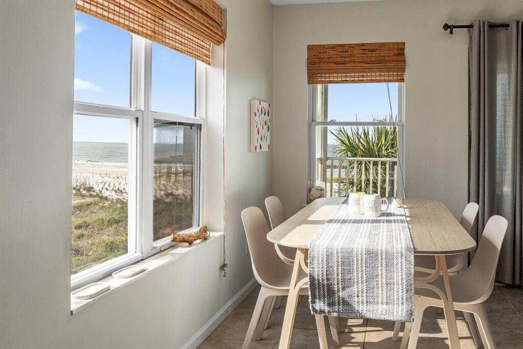 Sun&Fun - Oceanfront, Quiet beach, Arcade games view 2