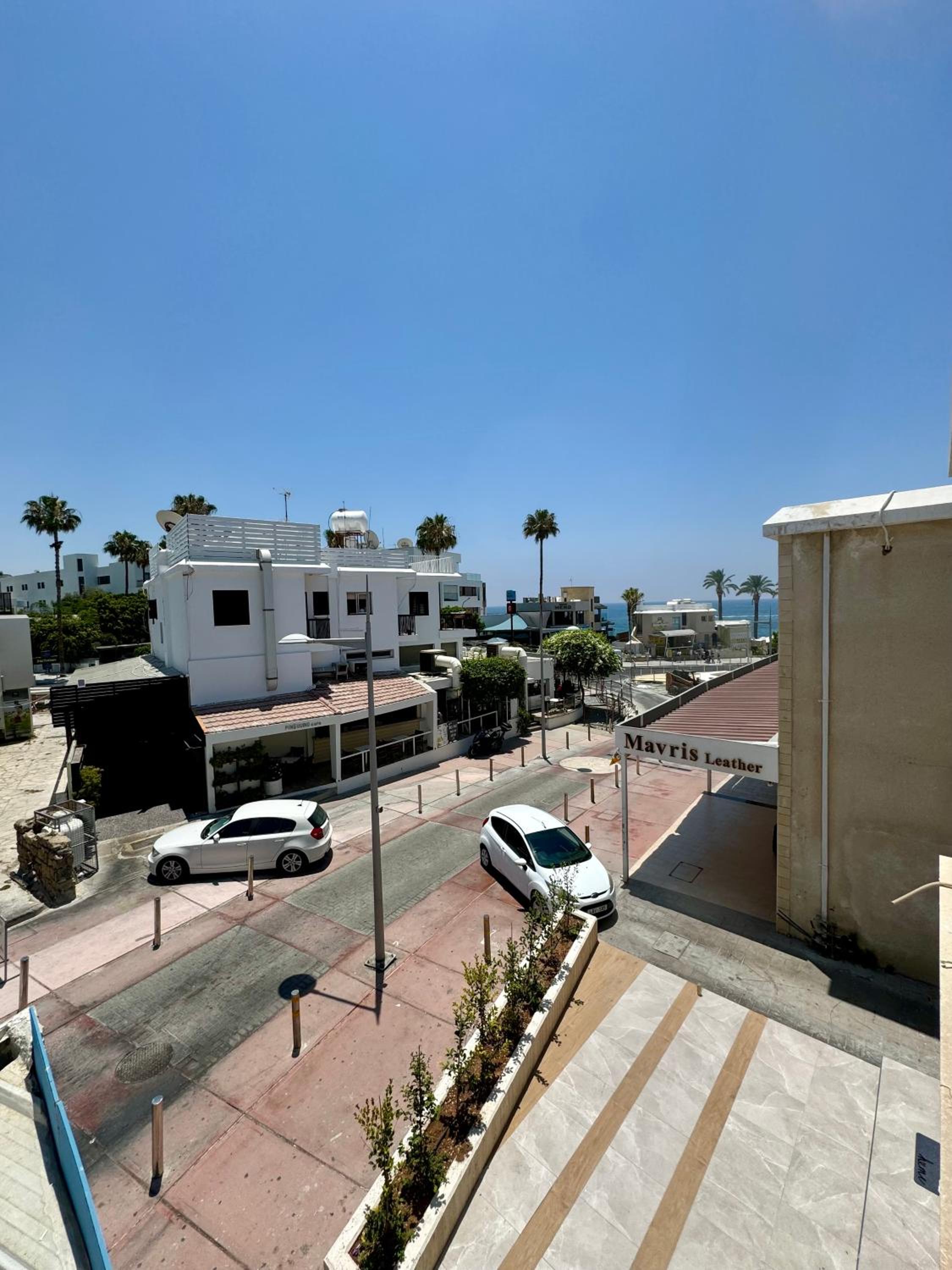 Luxury two bed Kato Pafos flat