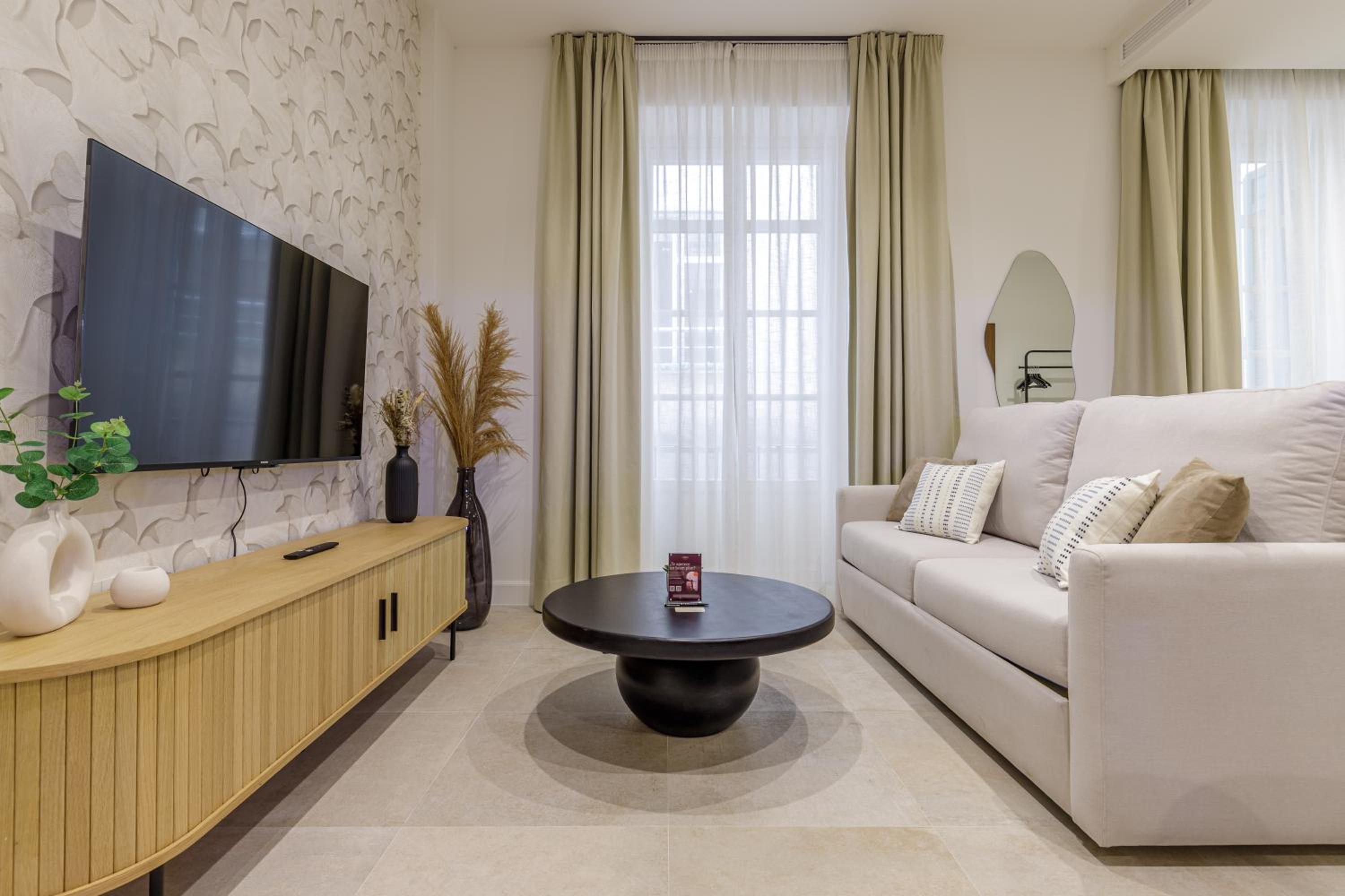 Plaza del Siglo Suites & Boutique Apartments by Caleta Homes