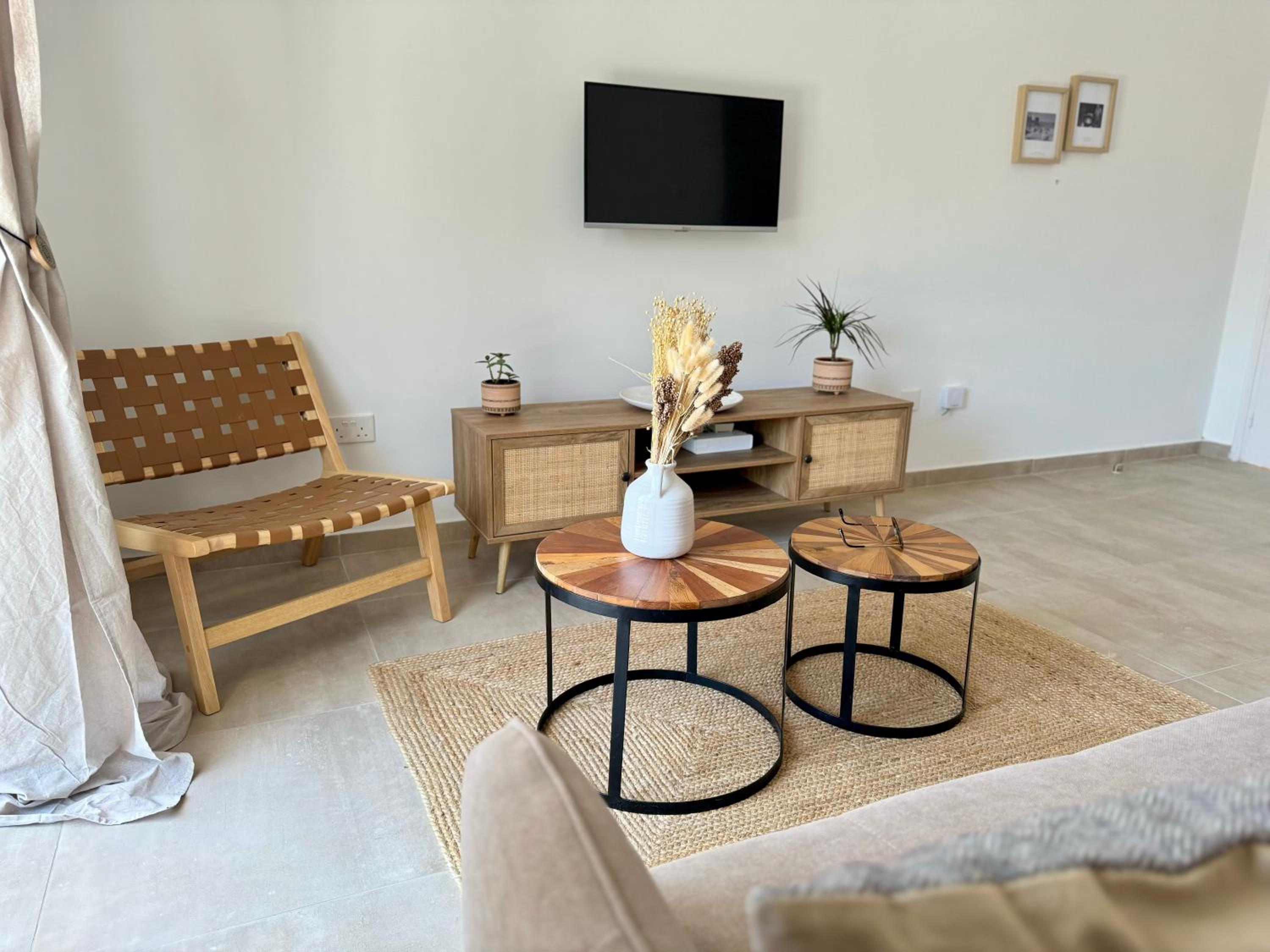 Luxury two bed Kato Pafos flat
